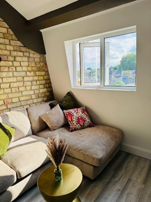 Stylish Two-story Retreat Lägenhet London