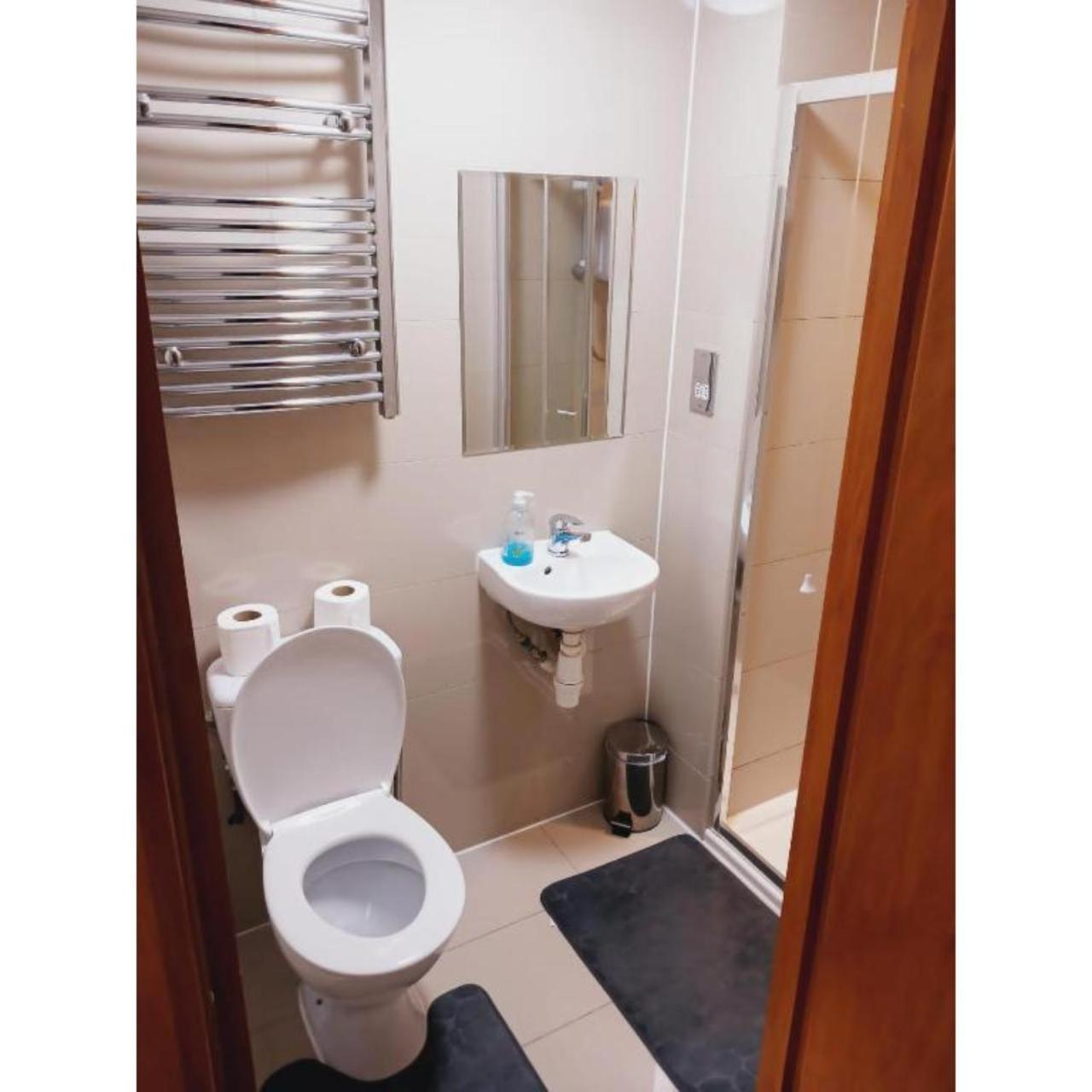 F406- Great For 2 Near Hyde Park