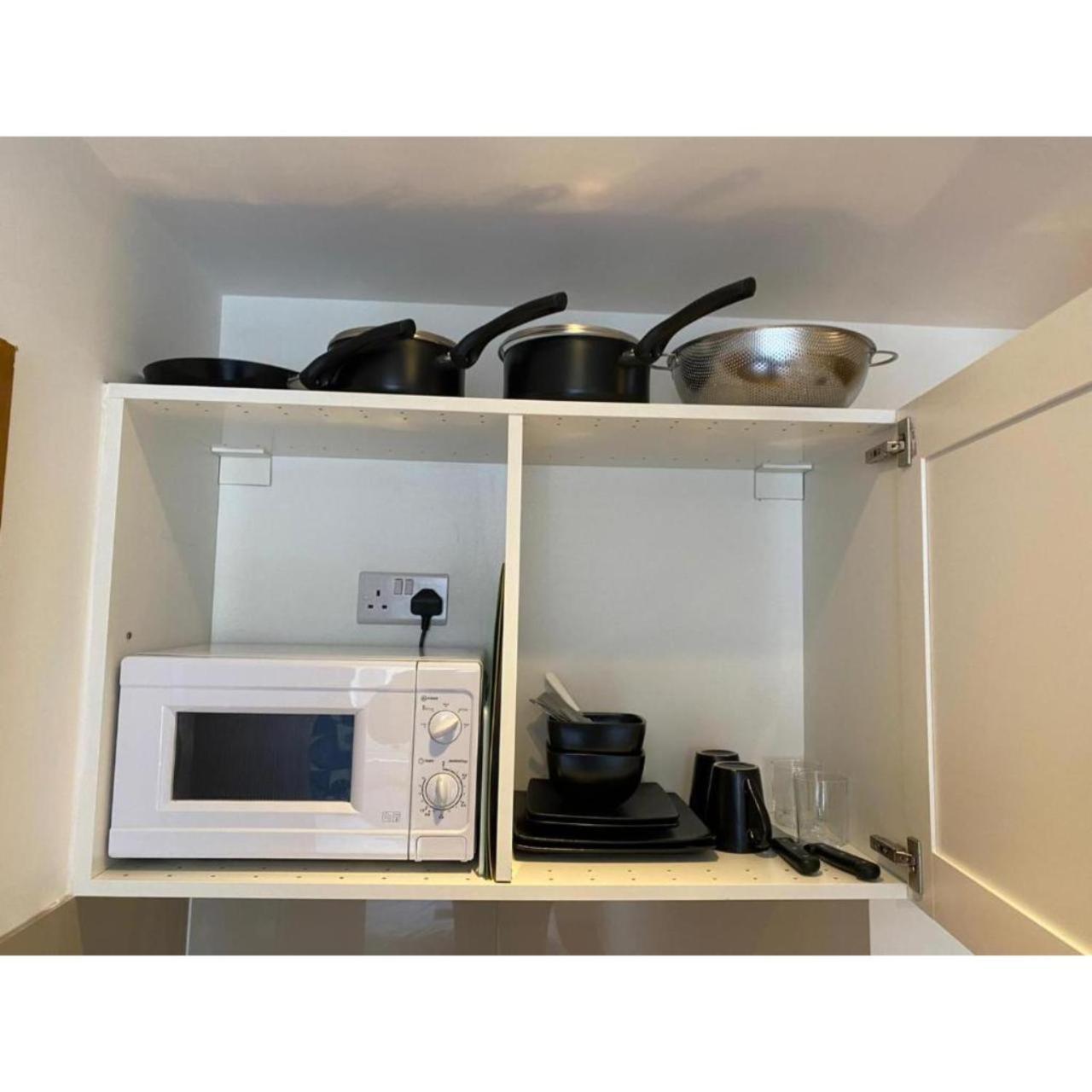 F406- Great For 2 Near Hyde Park * London