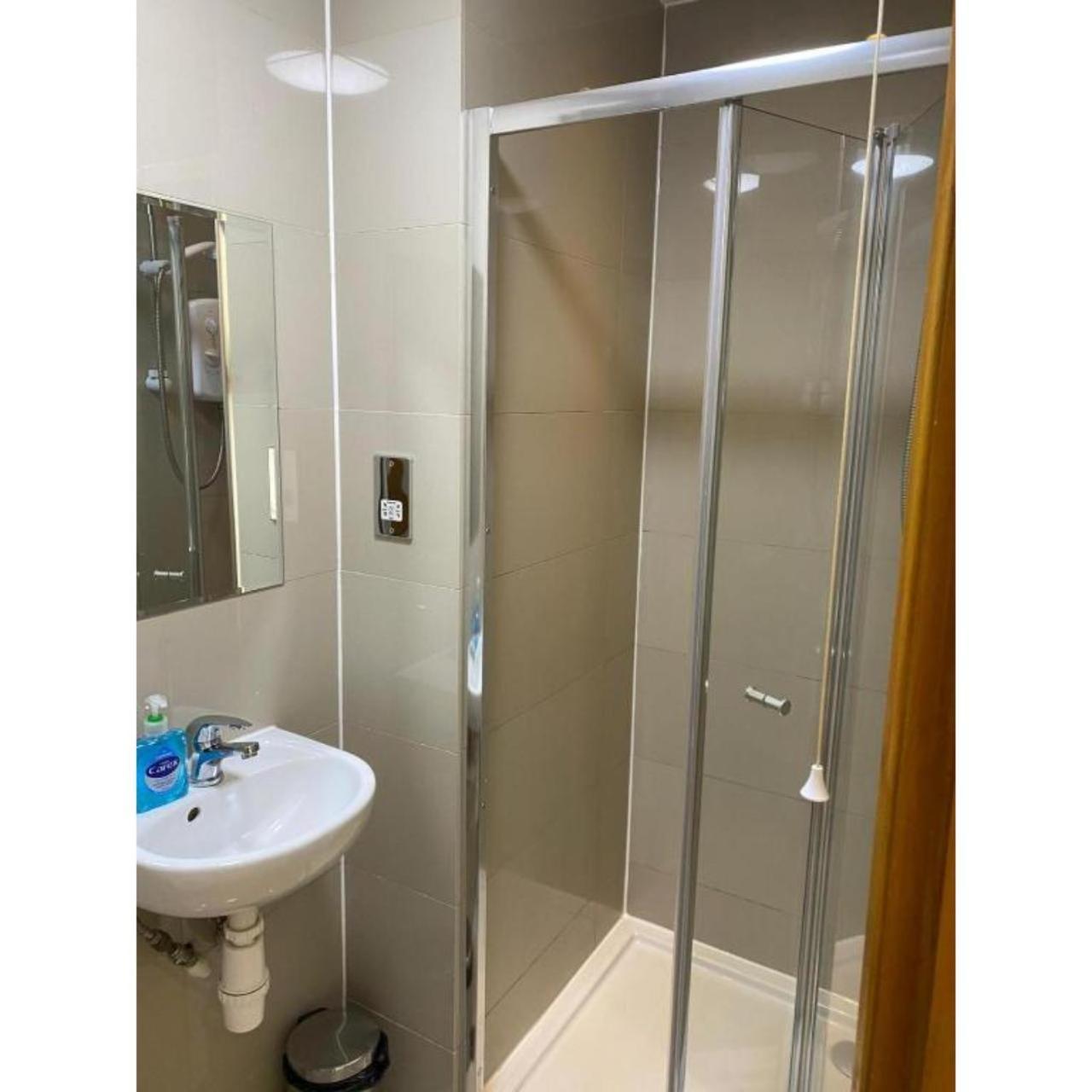 F406- Great For 2 Near Hyde Park Apartment