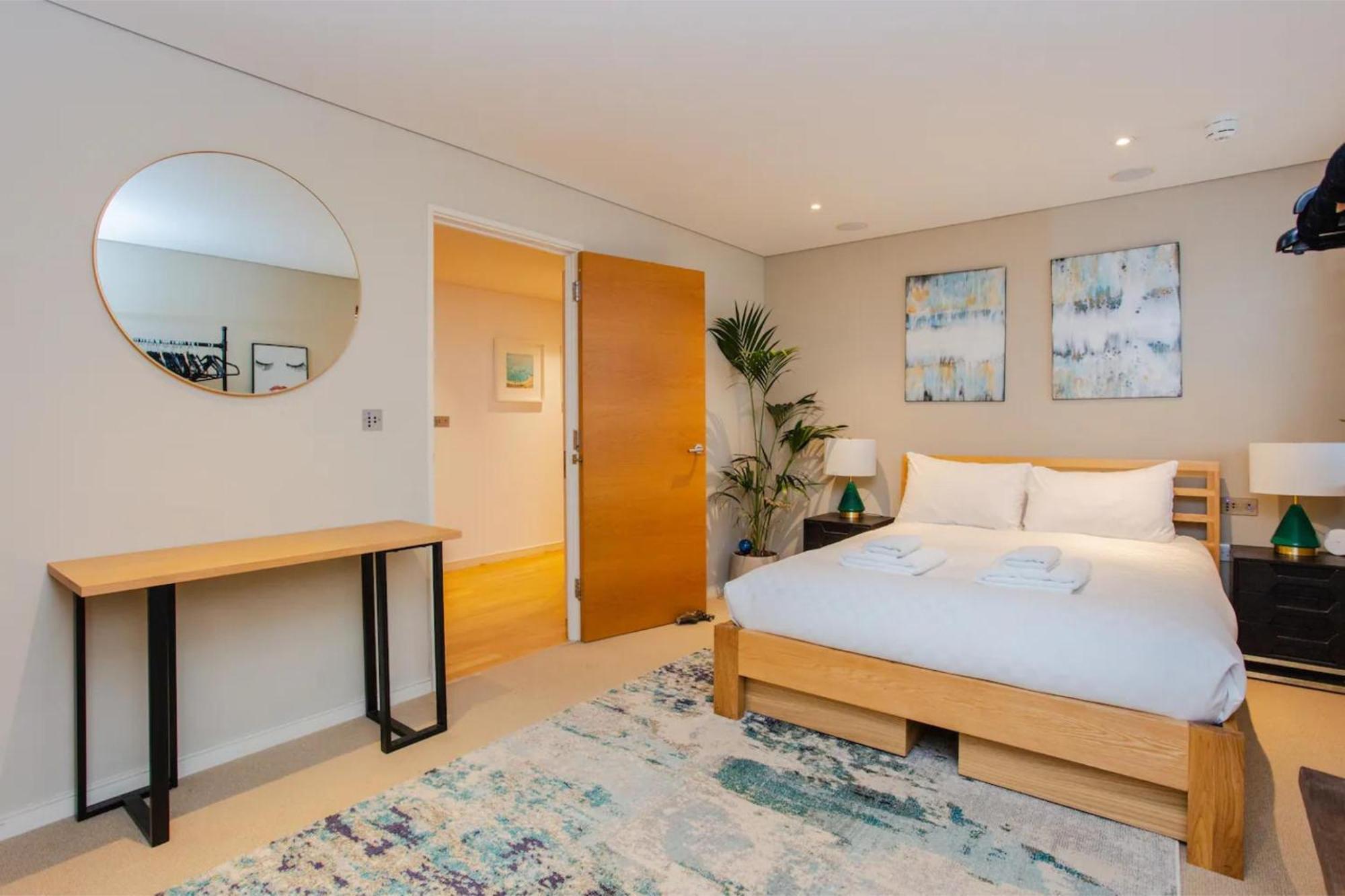 Modern 3 Bedroom In Paddington Apartment