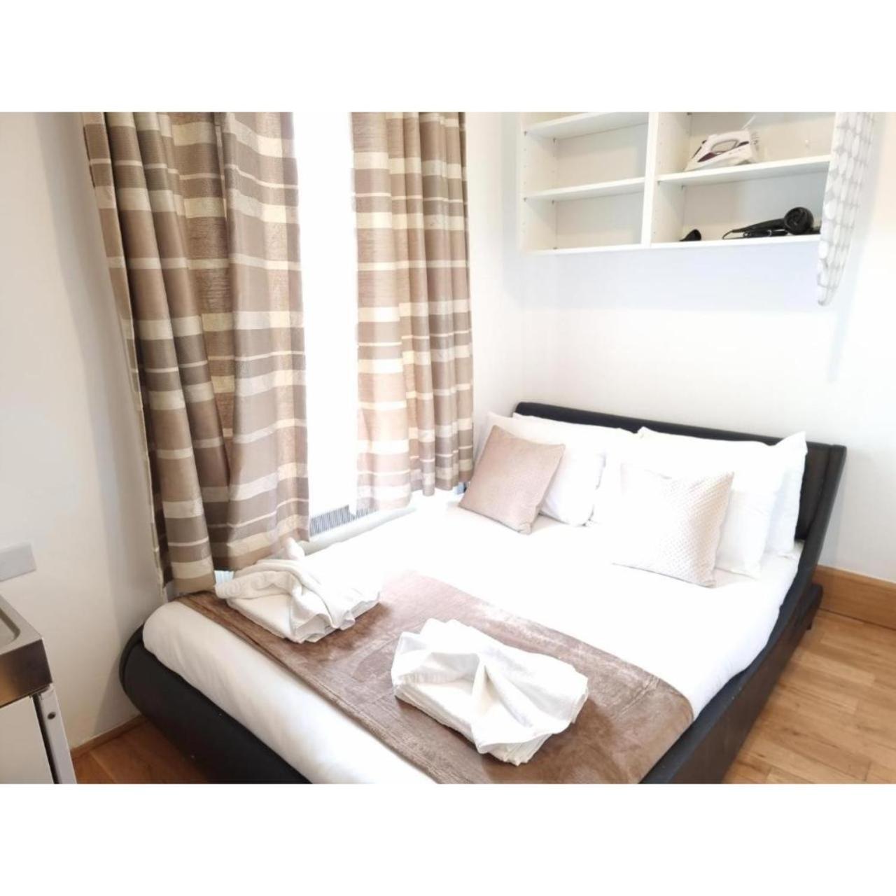 Apartment F204-compact 2nd Flr Fits 2-near Hyde Park *