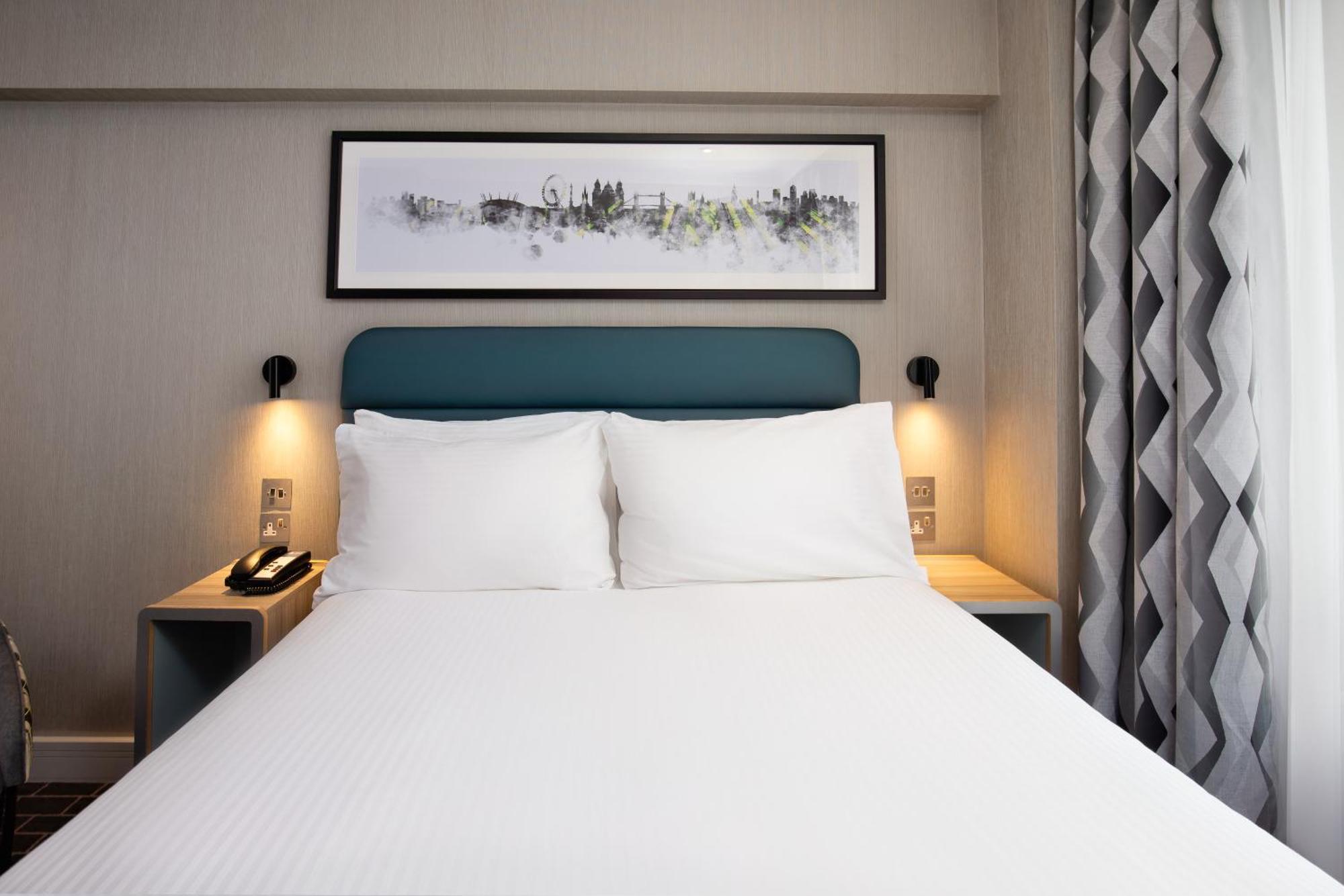 Sleeper At Royal National Hotell 4*