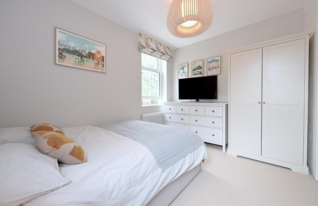 Stylish & Spacious 4 Beds House