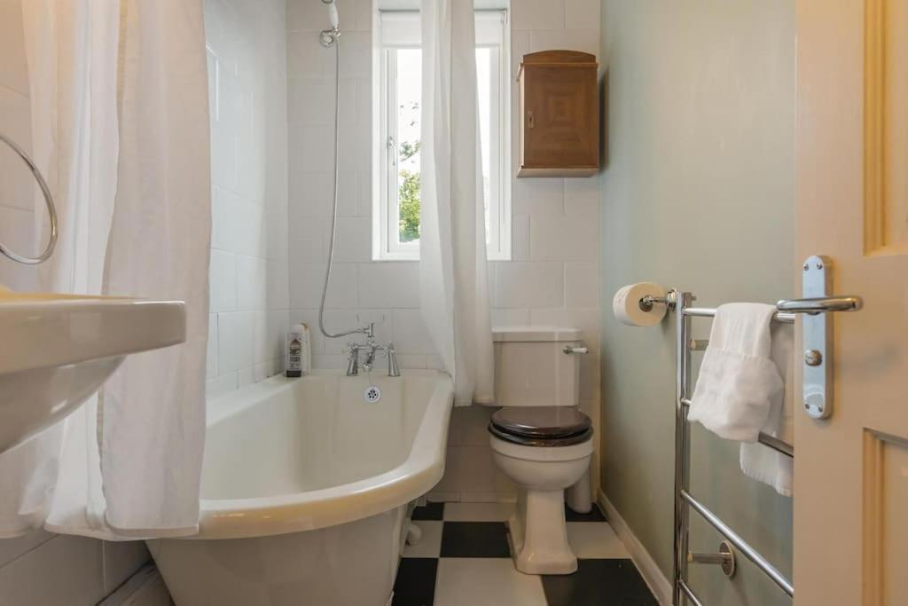 Newington Green, Beautiful 1 Bed Apartment London