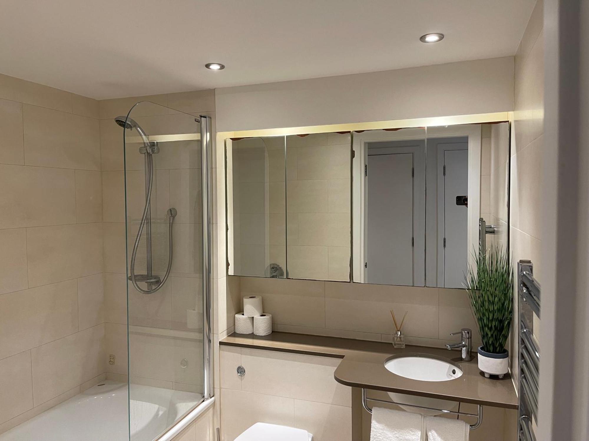 Modern Luxury 2 Bedroom In Excel * London