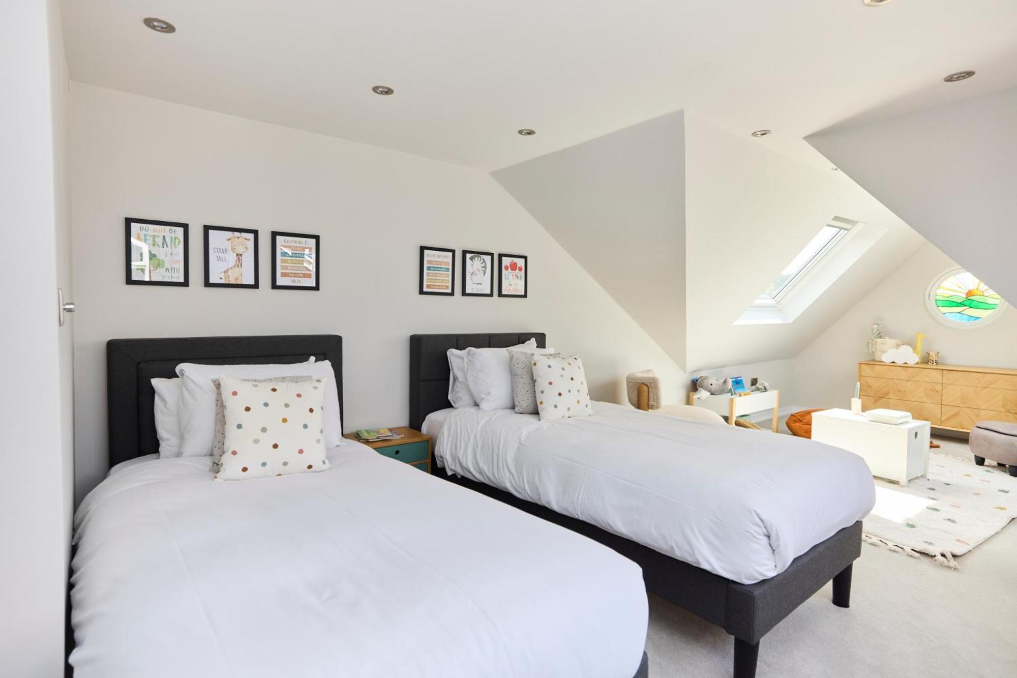 Apartment The Roehampton Place - Elegant 5bdr House With Garden And Parking London