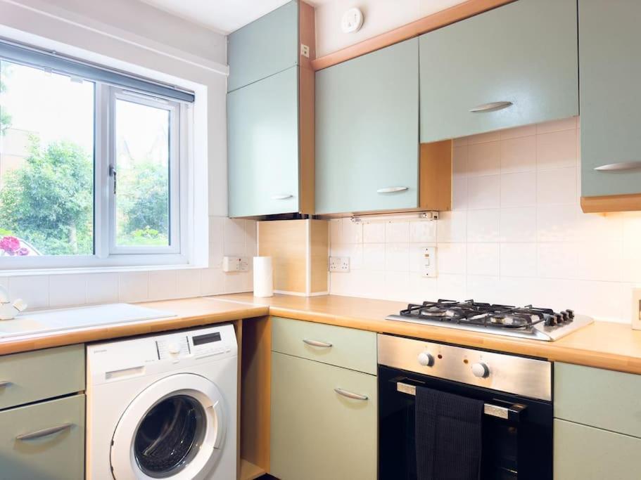 Lägenhet Last-minute Reserve L Modern 2 Double Bed For 5 Guests L Hofin Short Lets & Serviced *