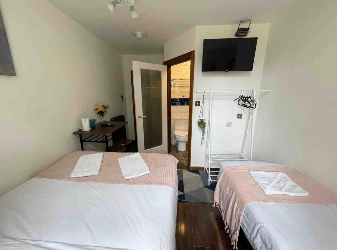Nd - Hyde Park Hotel London