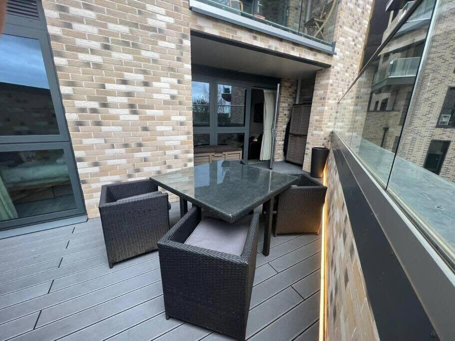 Stylish 2 Bedroom Flat In Wandsworth * Londen