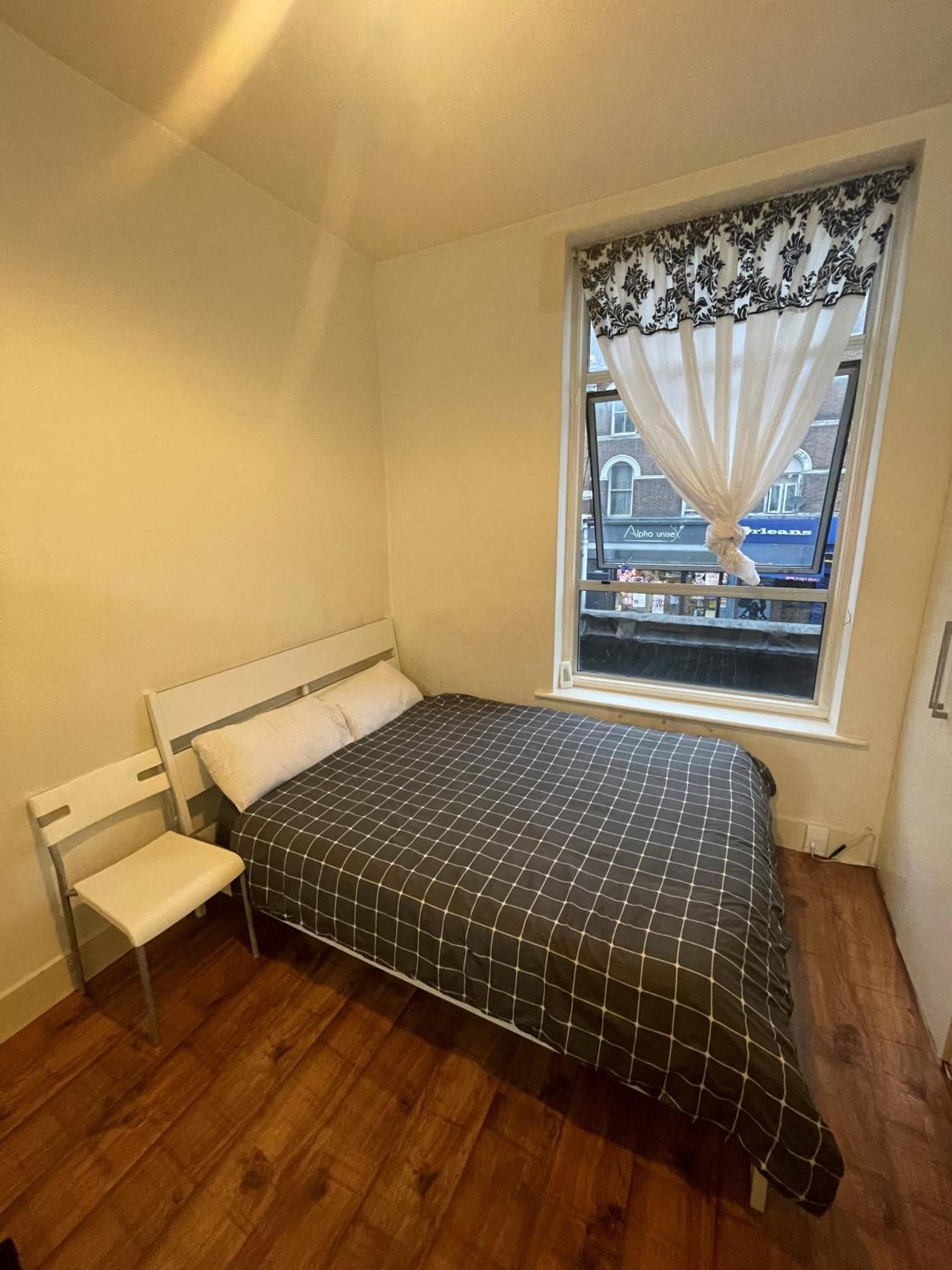 Entire Cosy Flat Opposite Victoria And Piccadilly Appartamento