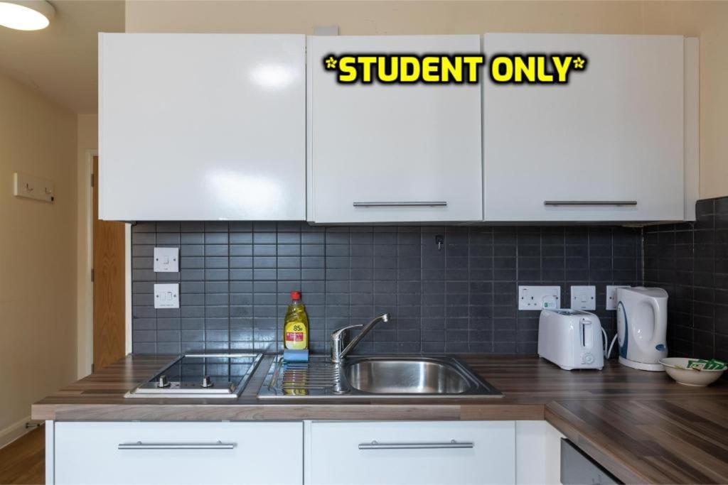 Student Only Zeni Vauxhall Lägenhet *