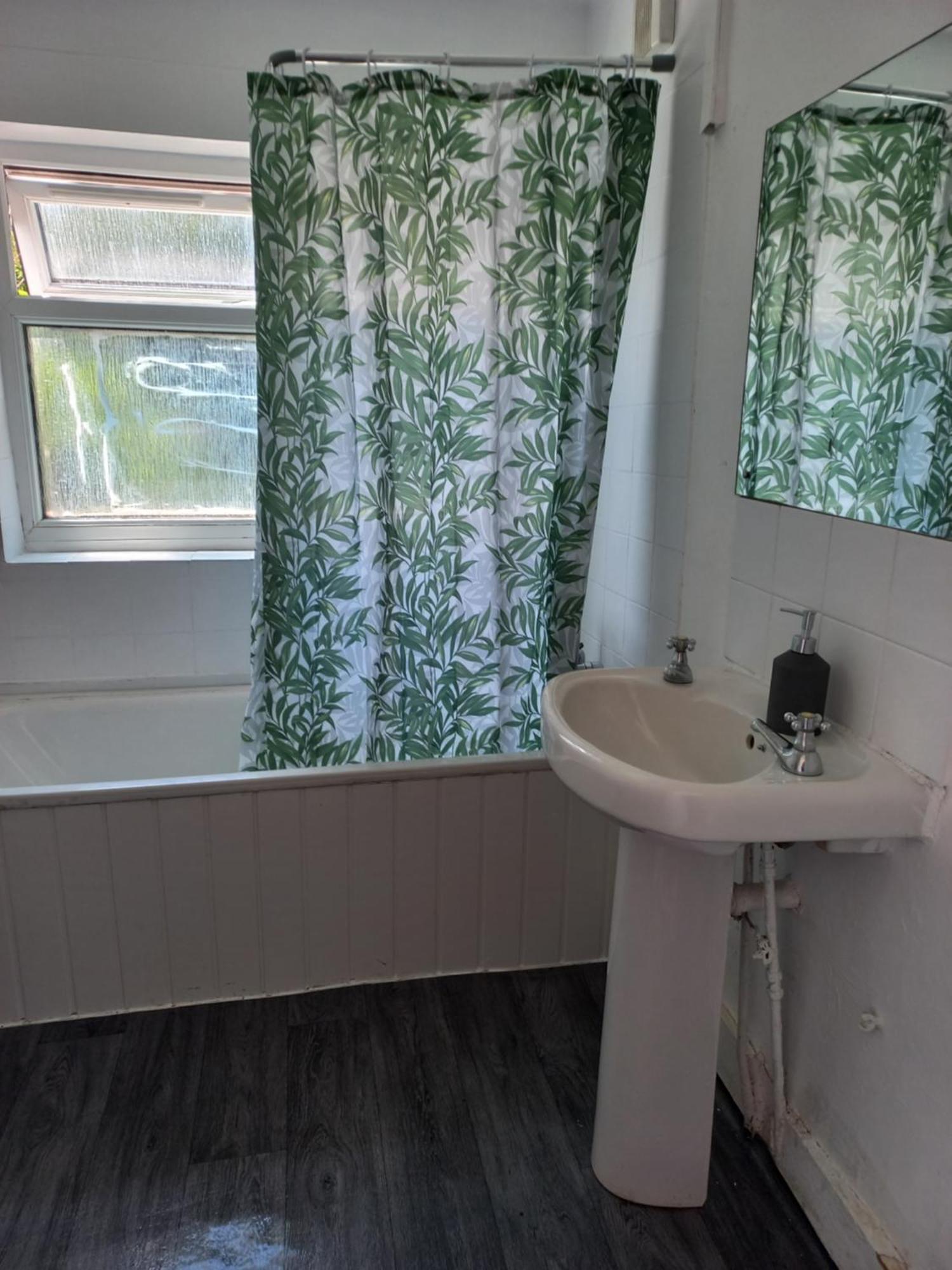 The Seven Spots Apartment *