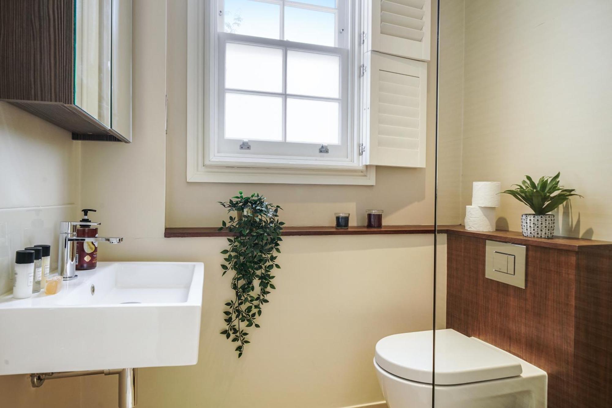 Stylish 2bed 2 Bath House With Balcony Hébergement de vacances