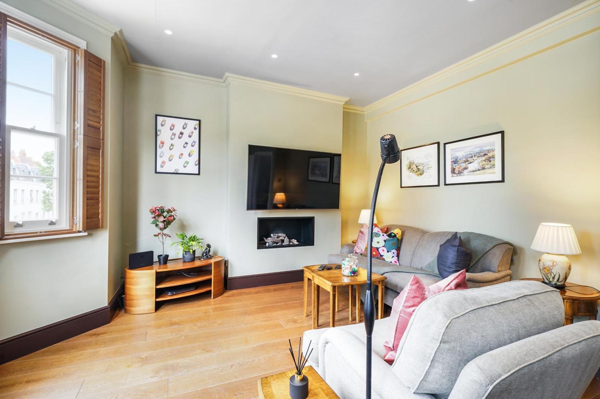 Stylish 2bed 2 Bath House With Balcony Hébergement de vacances