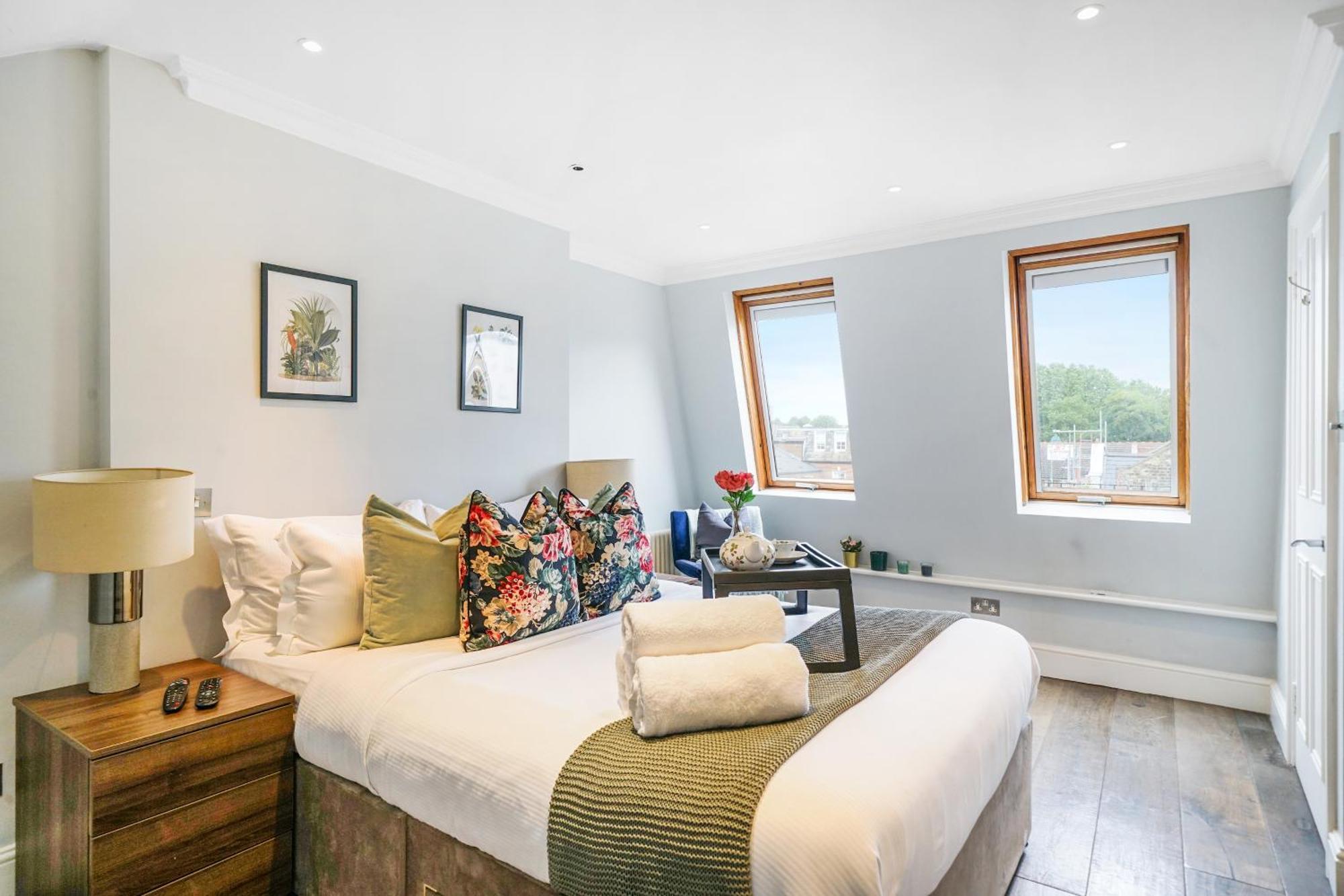 Hébergement de vacances Stylish 2bed 2 Bath House With Balcony *