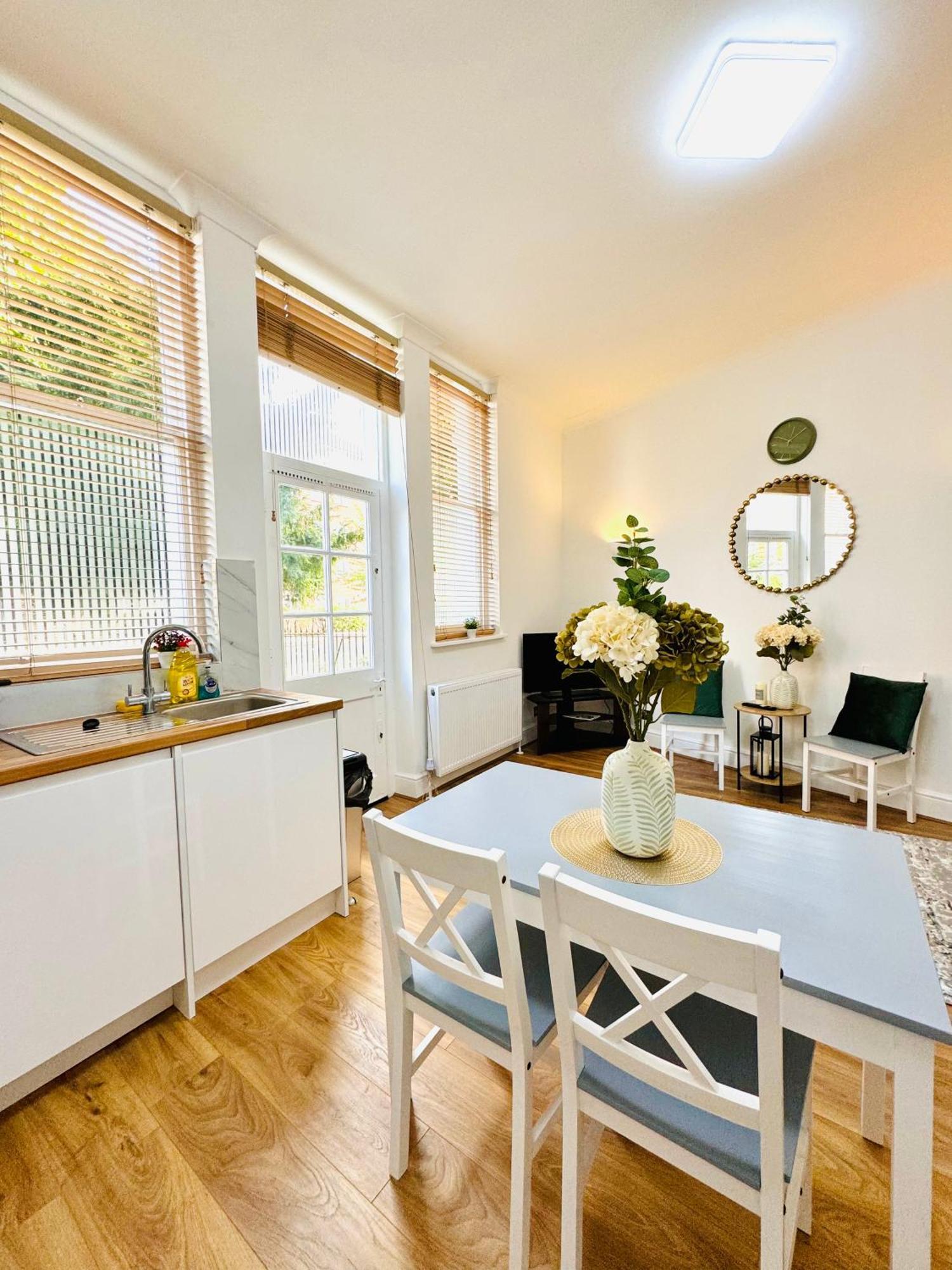 Beautiful 2bedroom Flat In St John Lejlighed *