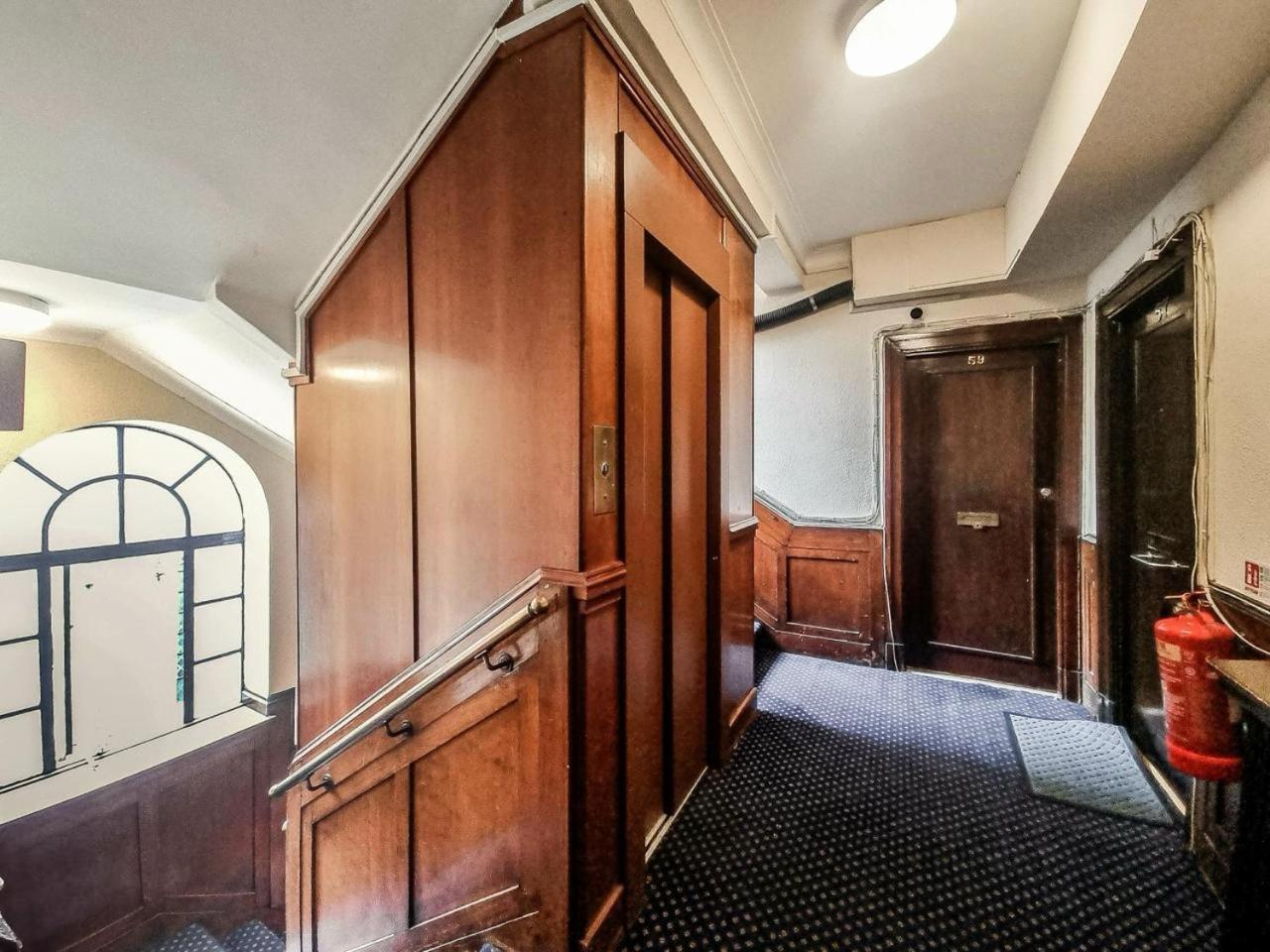 Estatesmen Park Lane Marble Arch Apartment