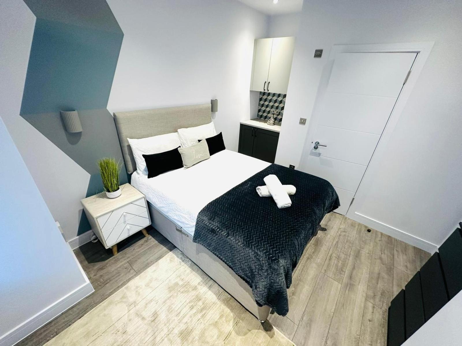 Sw18 Great Location Perfect For Tourist Gasthof