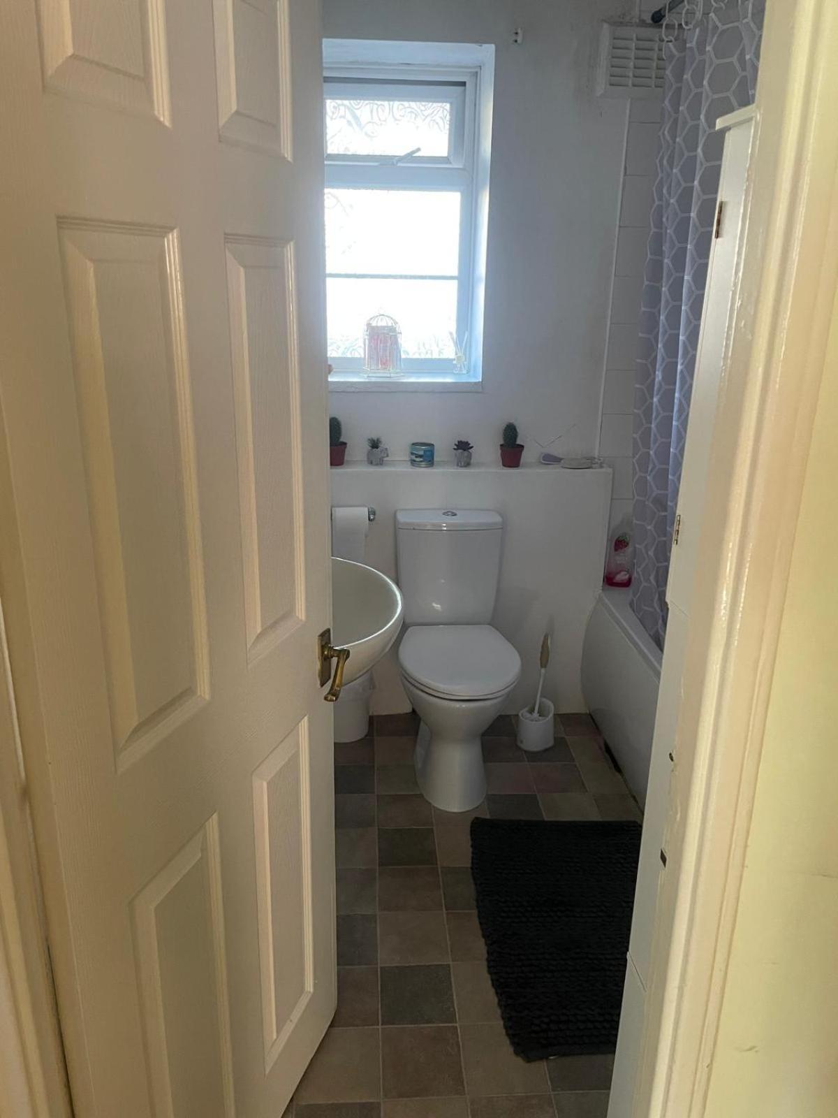 Homestay Crownstone Court
