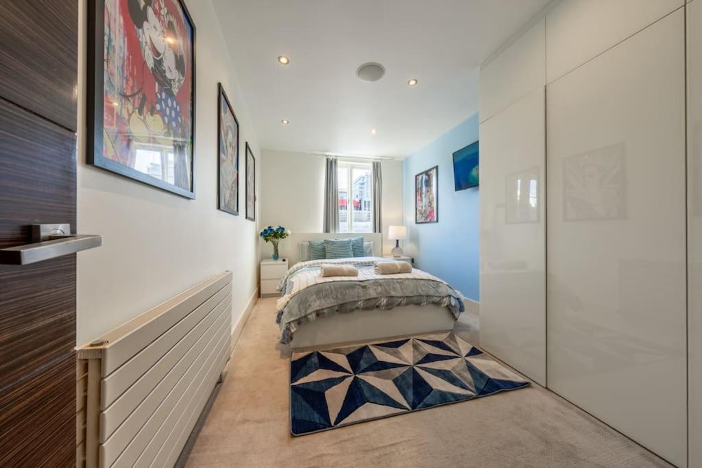 Stunning 3 Bed 2 Bath Penthouse In Appartement *