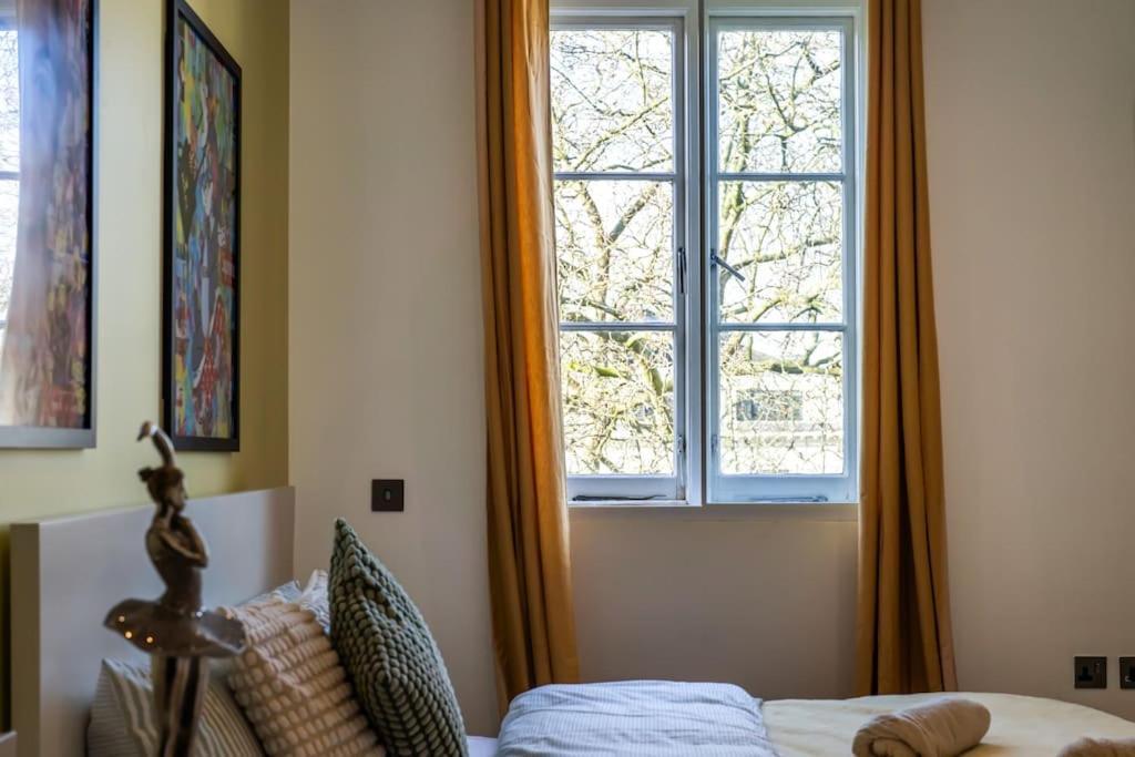 Stunning 3 Bed 2 Bath Penthouse In Appartement Londres
