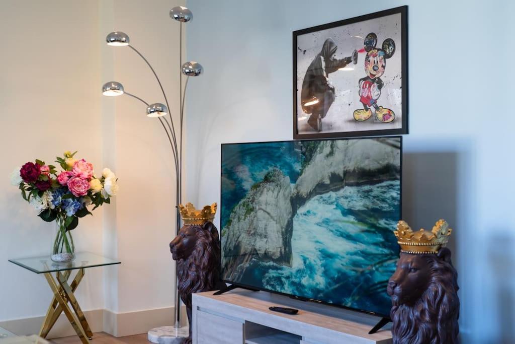 Stunning 3 Bed 2 Bath Penthouse In Appartement Londres