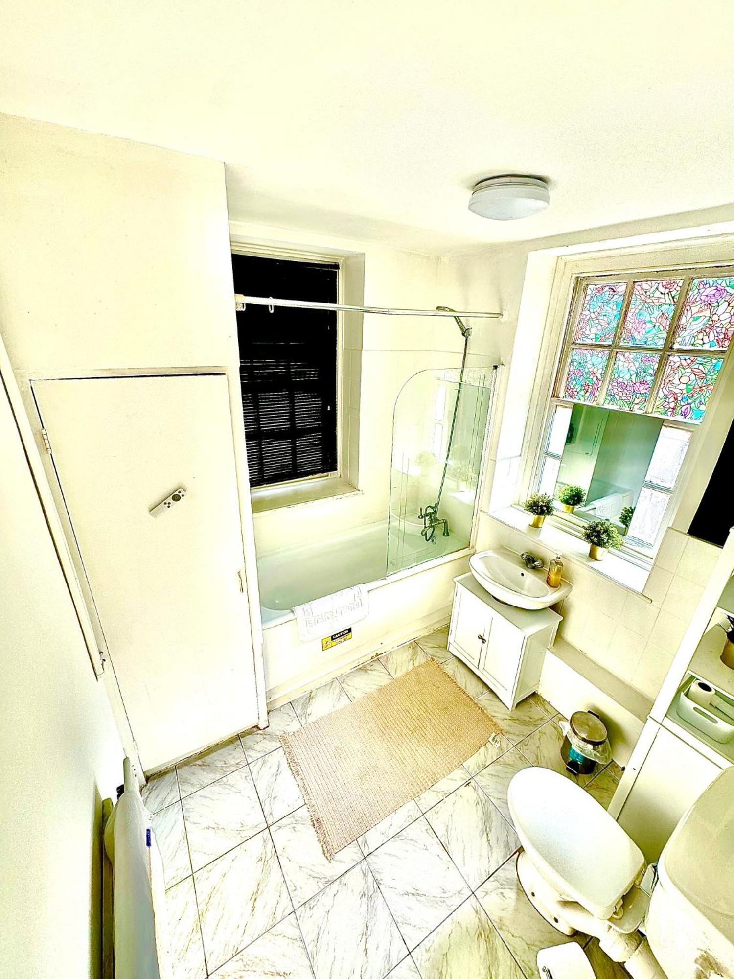 Guest house Comfy Private Bedrooms In Heart Of London