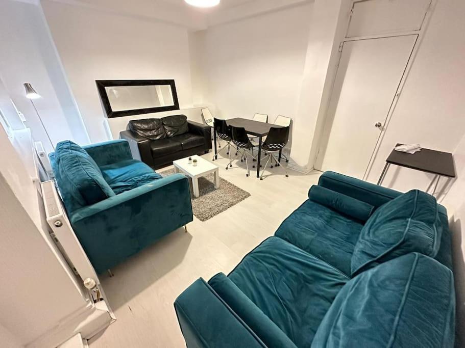 3 Bedroom Flat Kings Cross Apartment *
