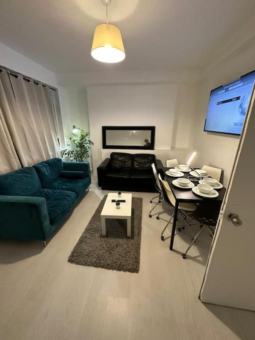3 Bedroom Flat Kings Cross * London