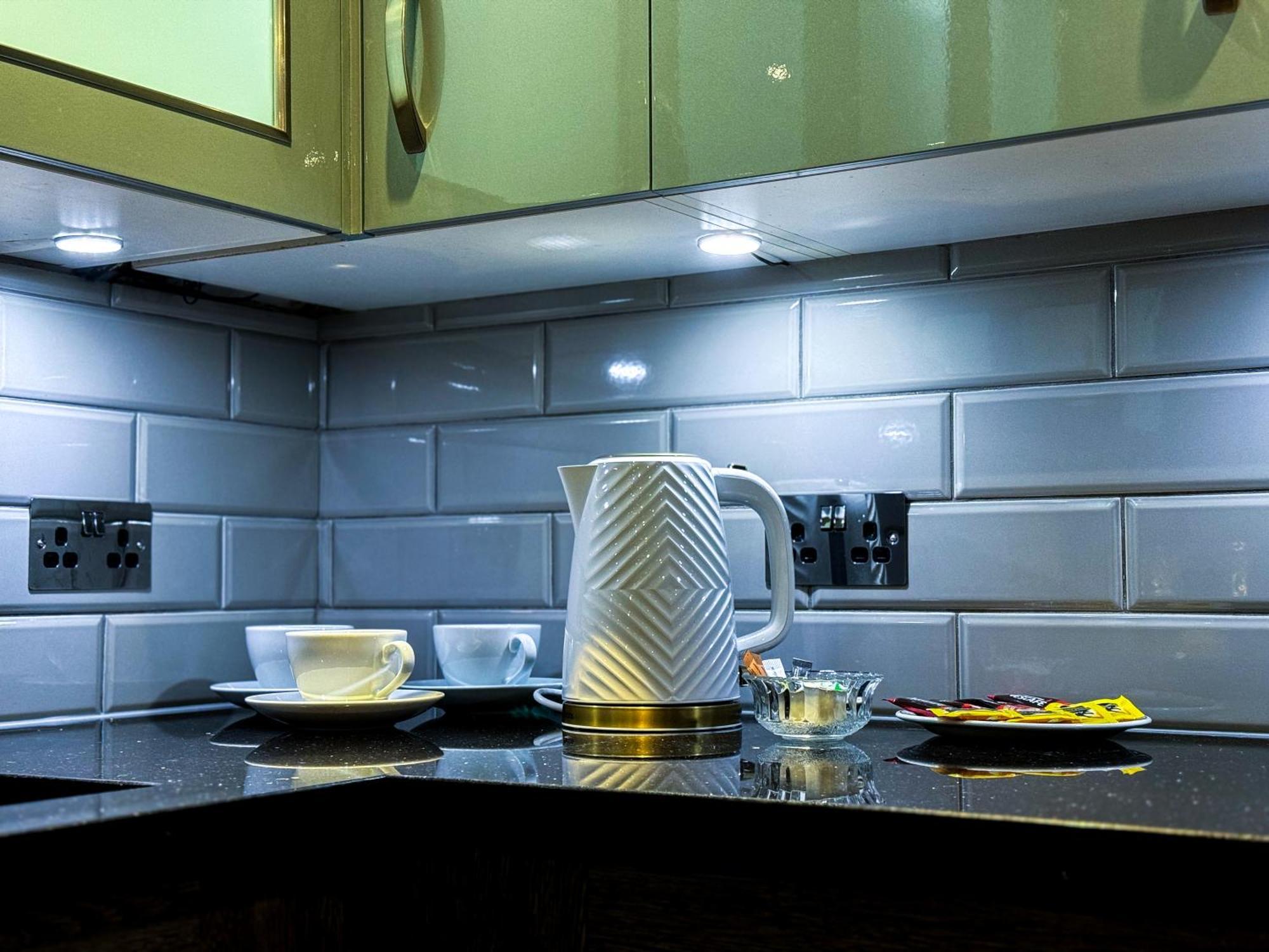 Luxurious 3bed House With Bath & Garden Feriehus *