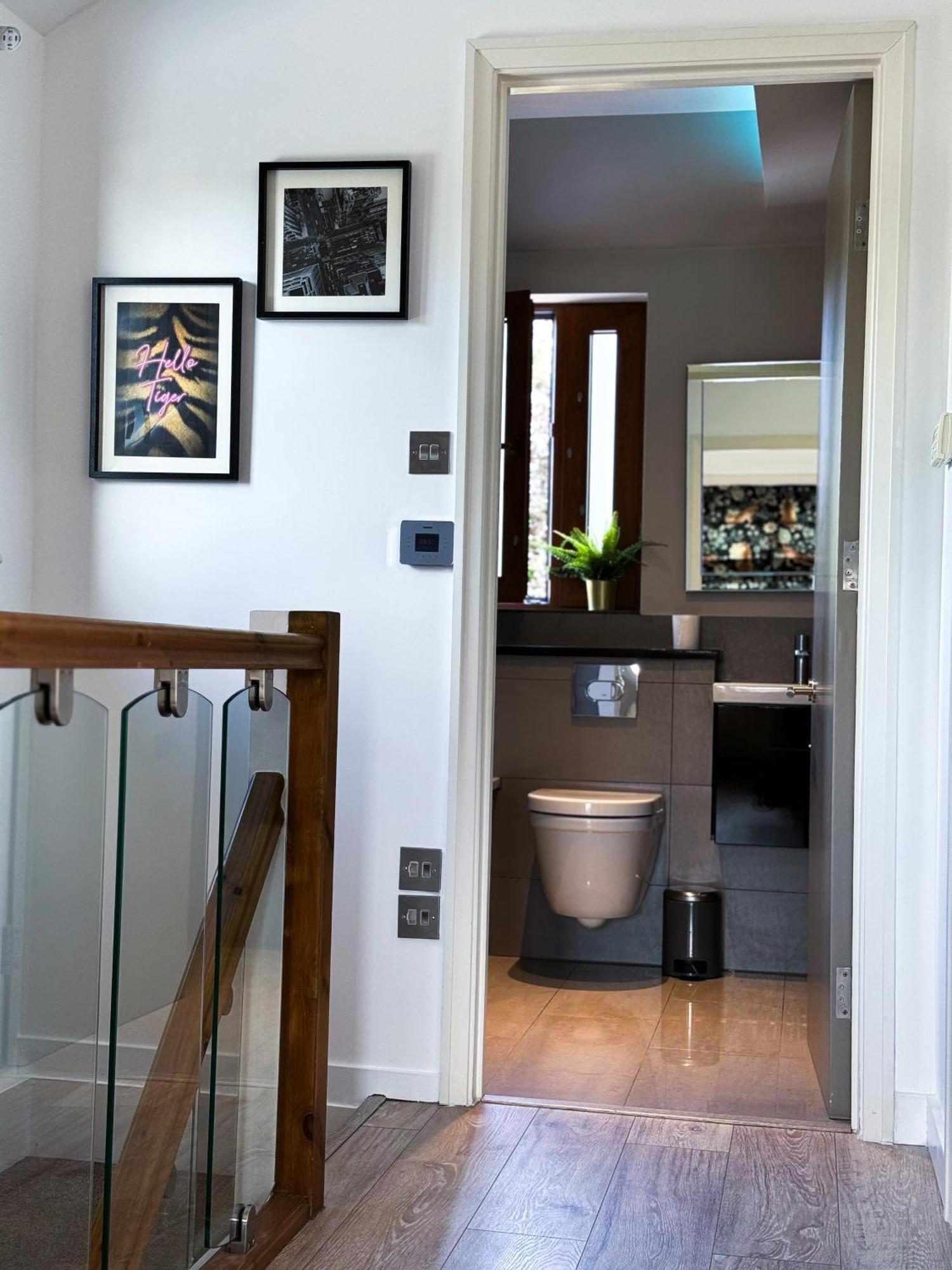 Feriehus Luxurious 3bed House With Bath & Garden *