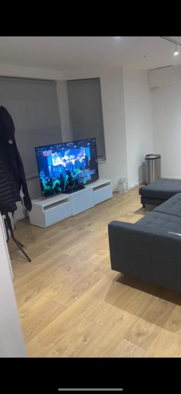 A Cozy Flat In Royalstandard Londra