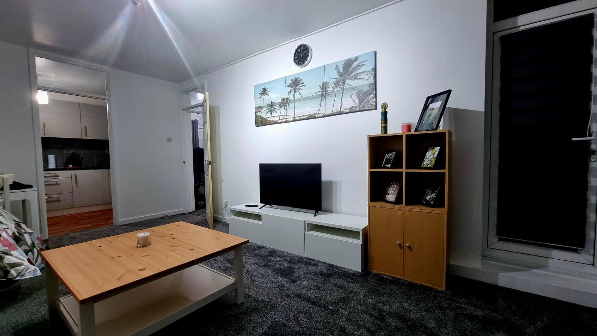 Apartment Amazing 1 Bed Entire Flat With Separate Living And Kitchen In With Free Parking *