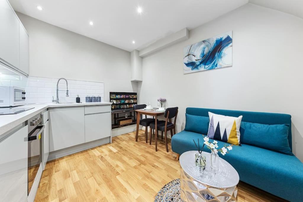 Metro Marvel: 1-bed Gem London