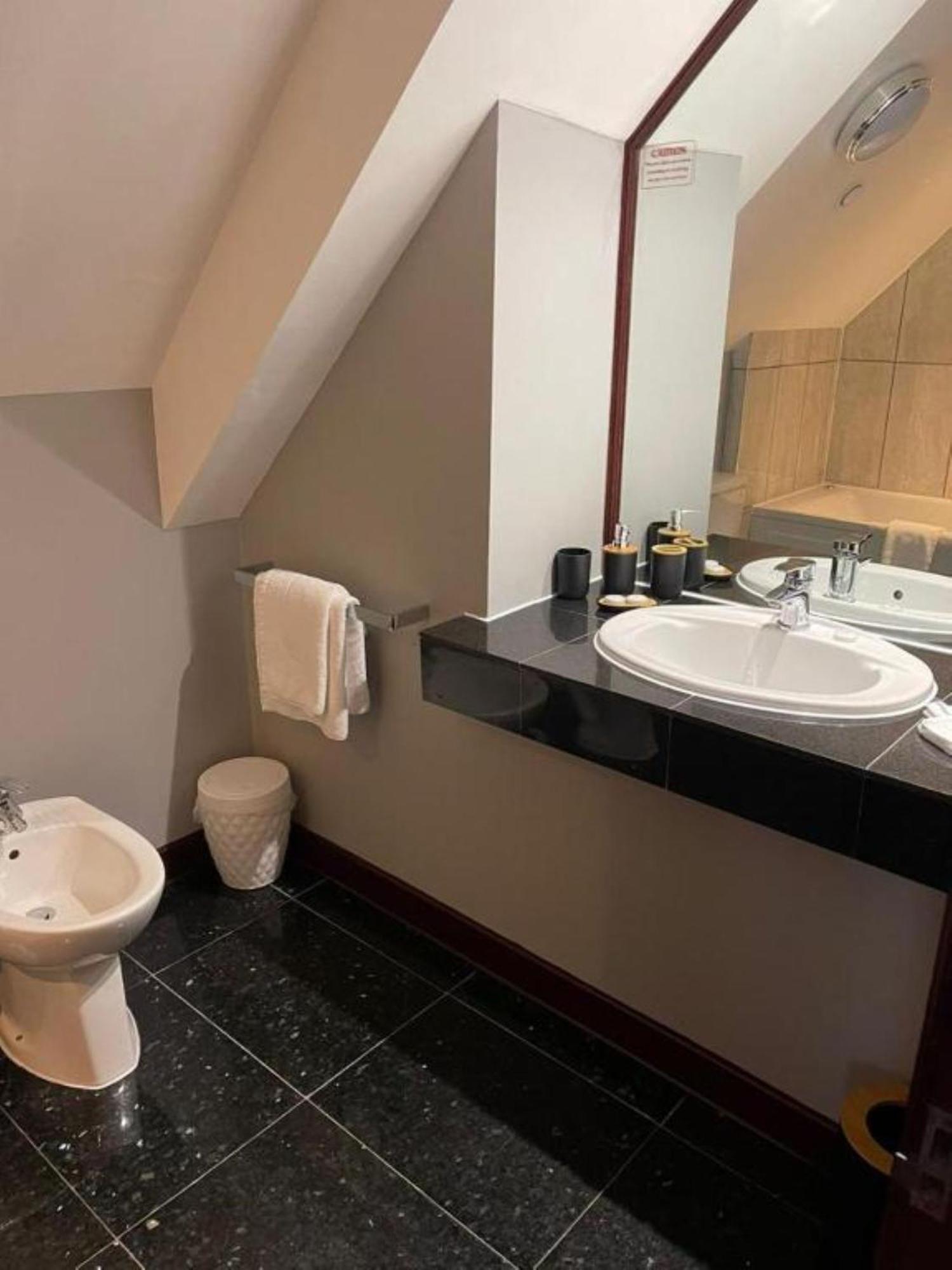 Hotel Britannia International Canary Wharf 4*