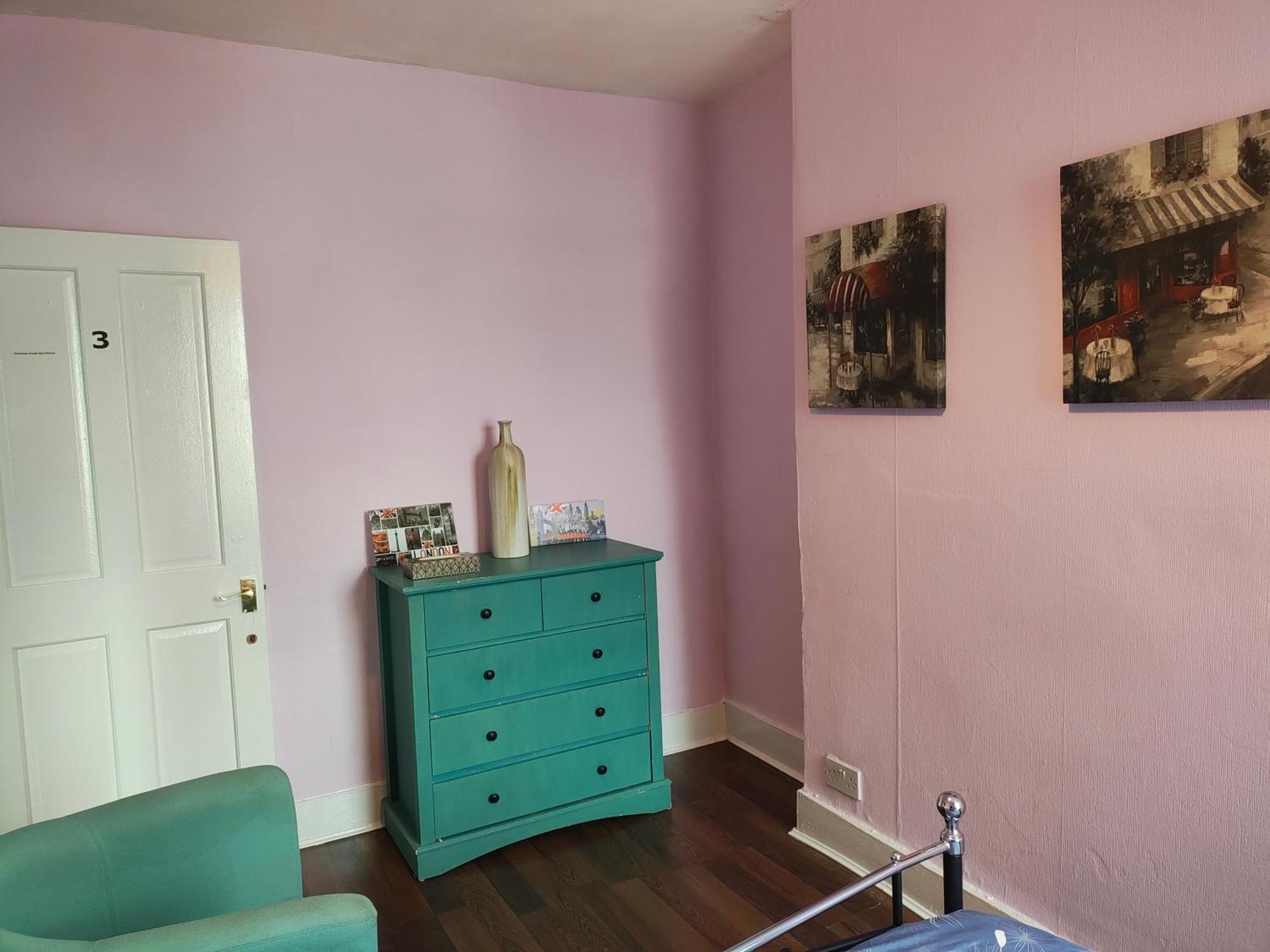 Charming Double Bed Retreat Gasthuis Londen