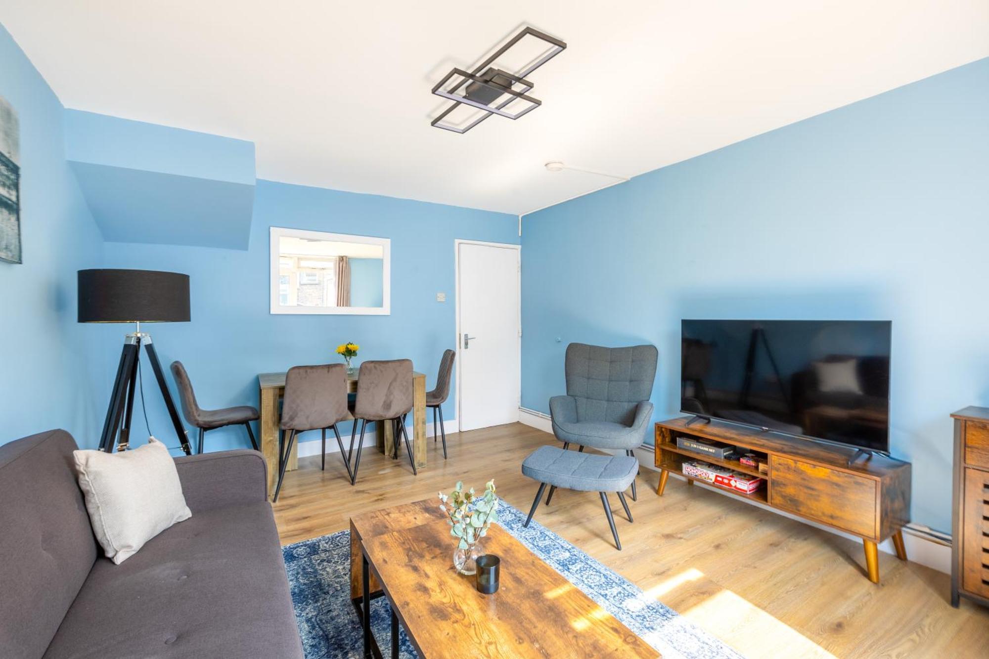 Magnificent 3br With Balcony Appartamento Londra