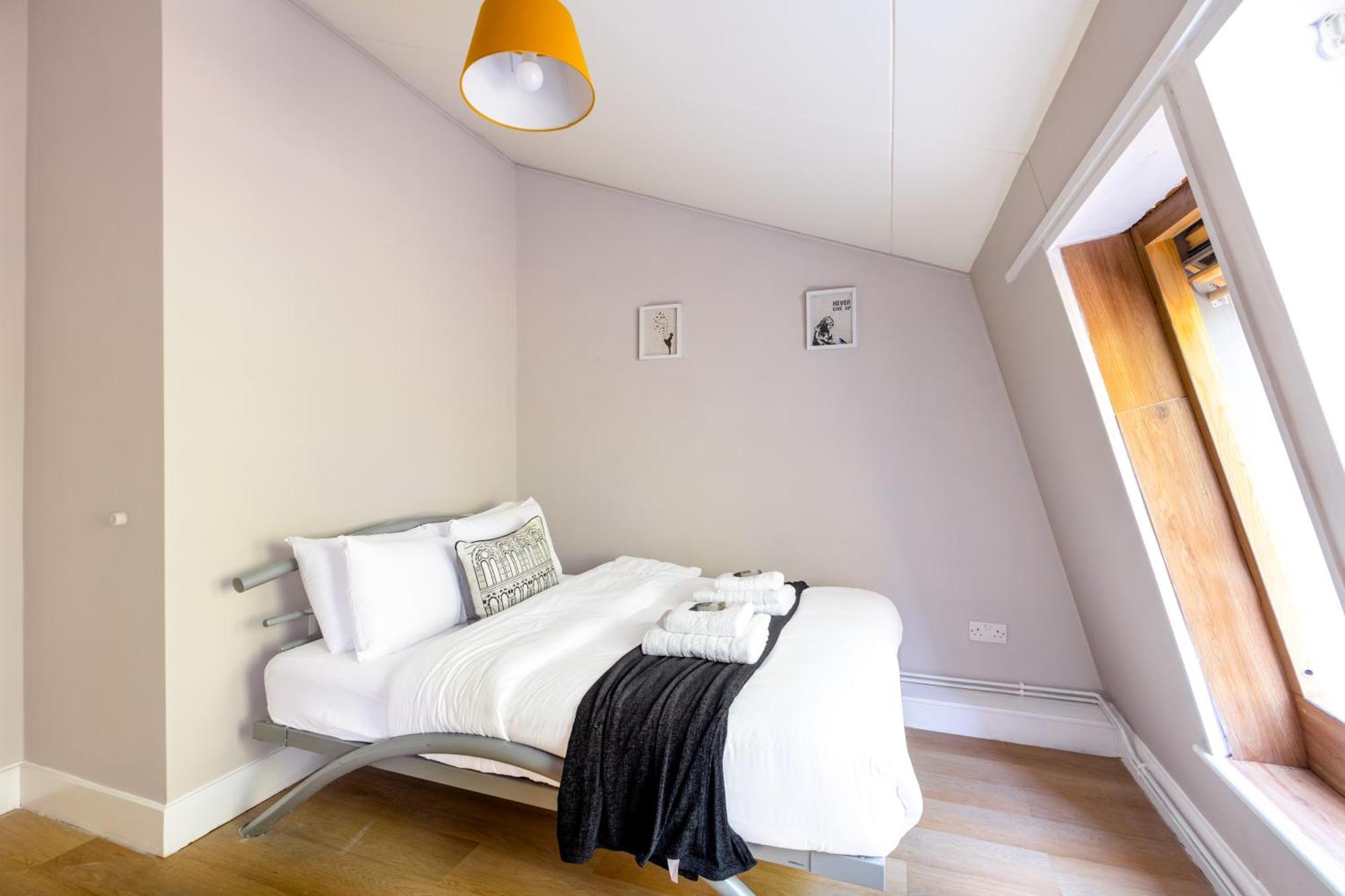 Magnificent 3br With Balcony Londra