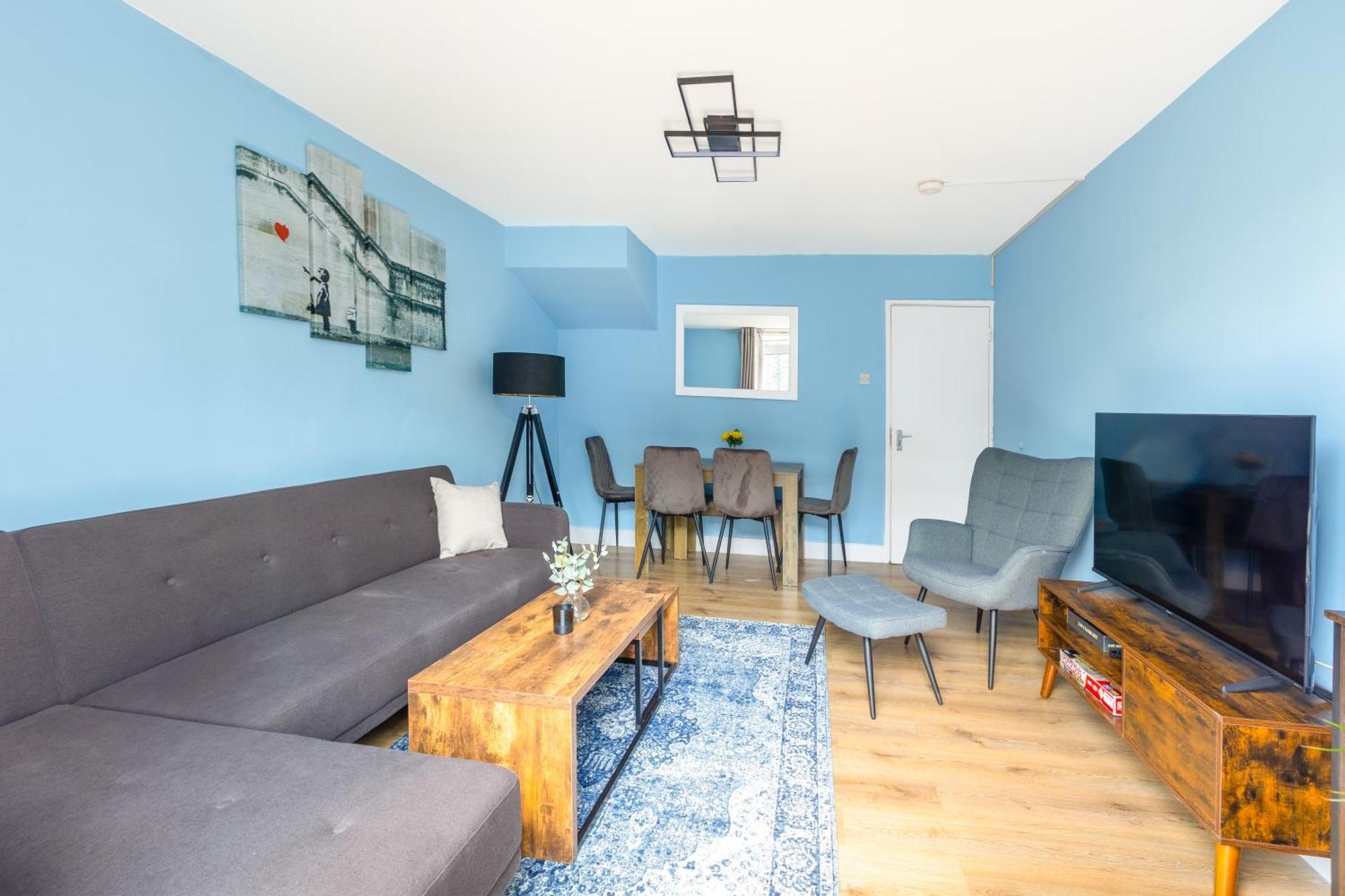 Magnificent 3br With Balcony Londra