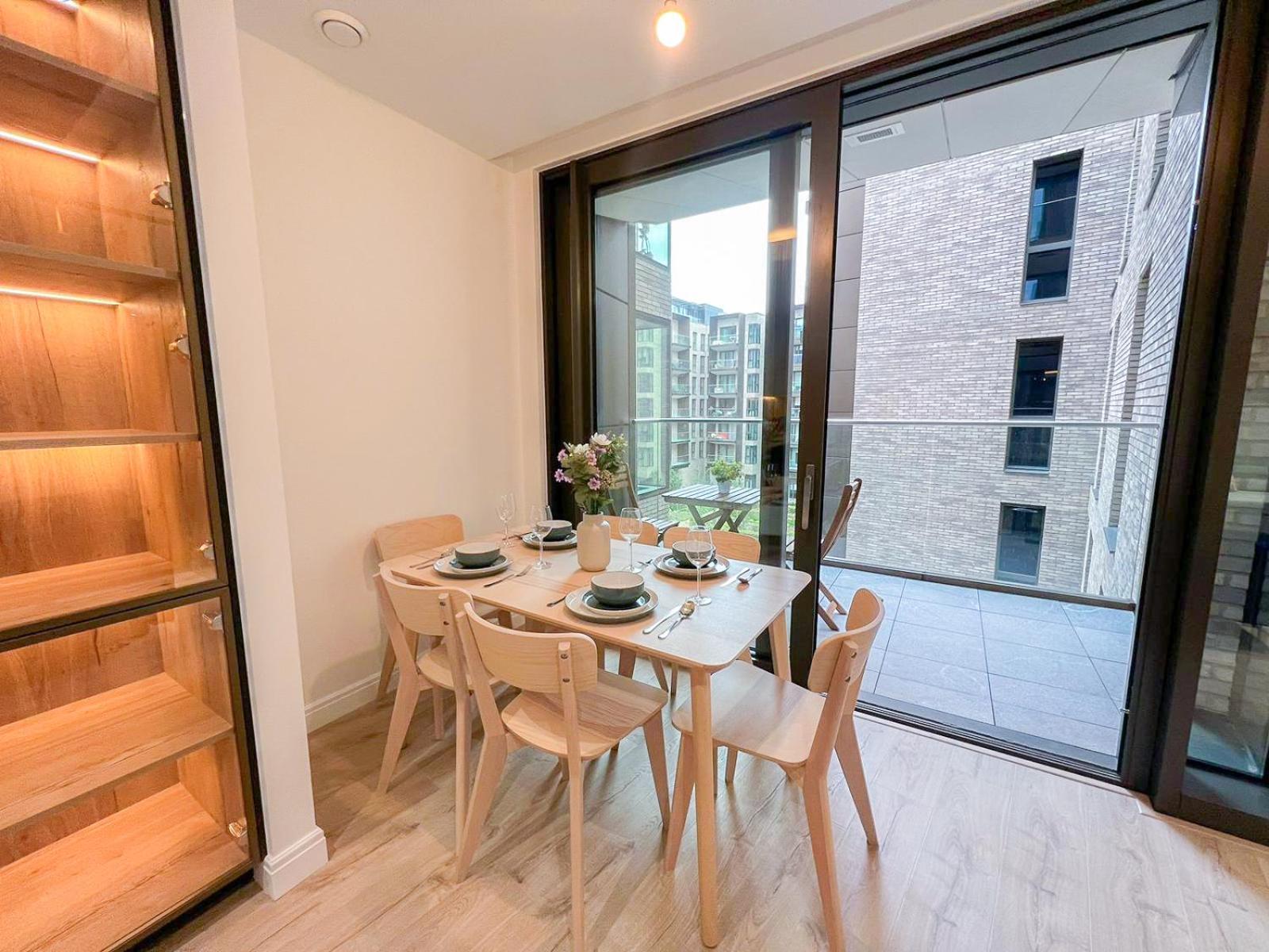 Apartment Lavish 2 Bedroom Flat With Private Balcony In Clerkenwell, Barbican *