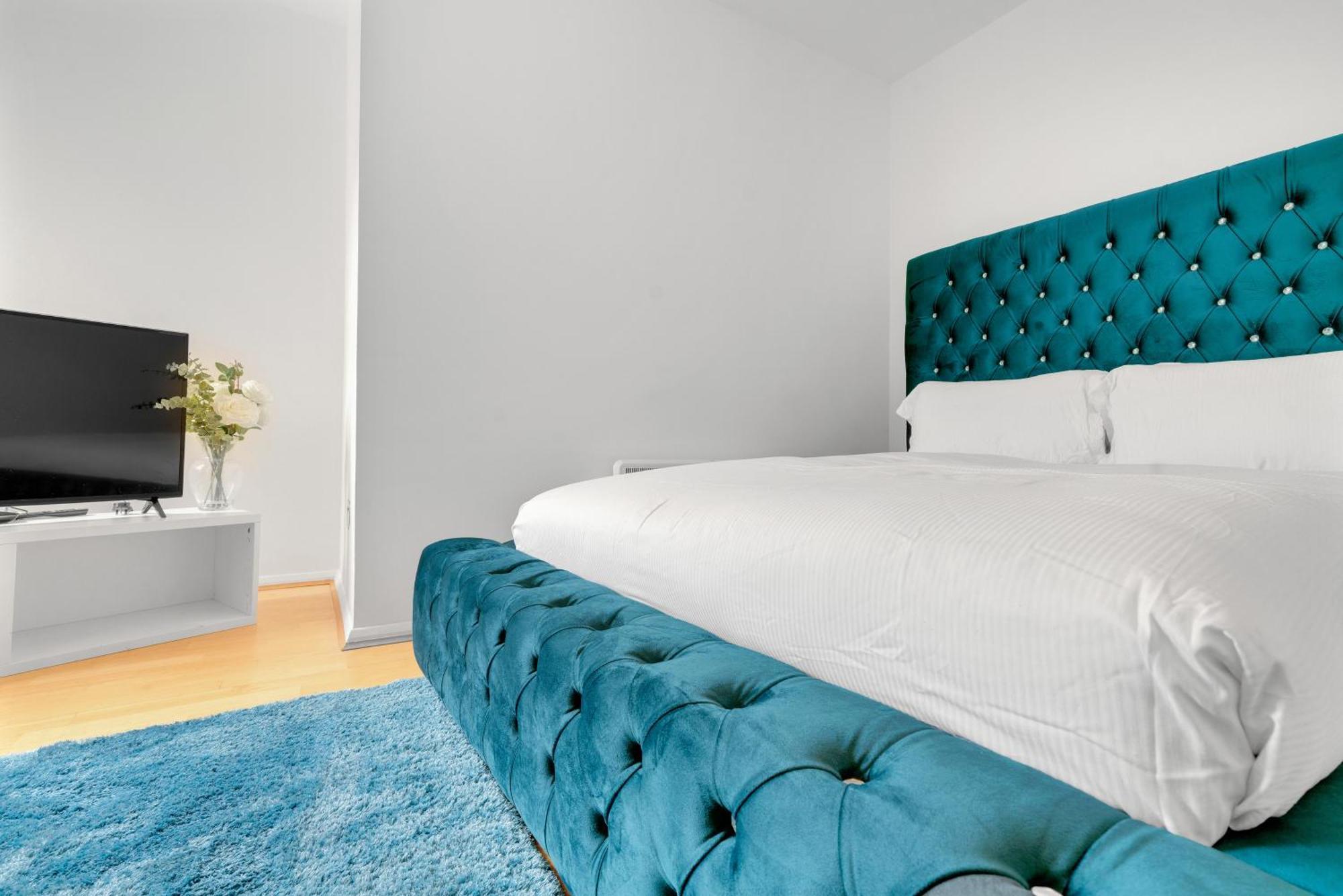 Spacious Two Bedroom Private In Tower Bridge Bridge Apartment London