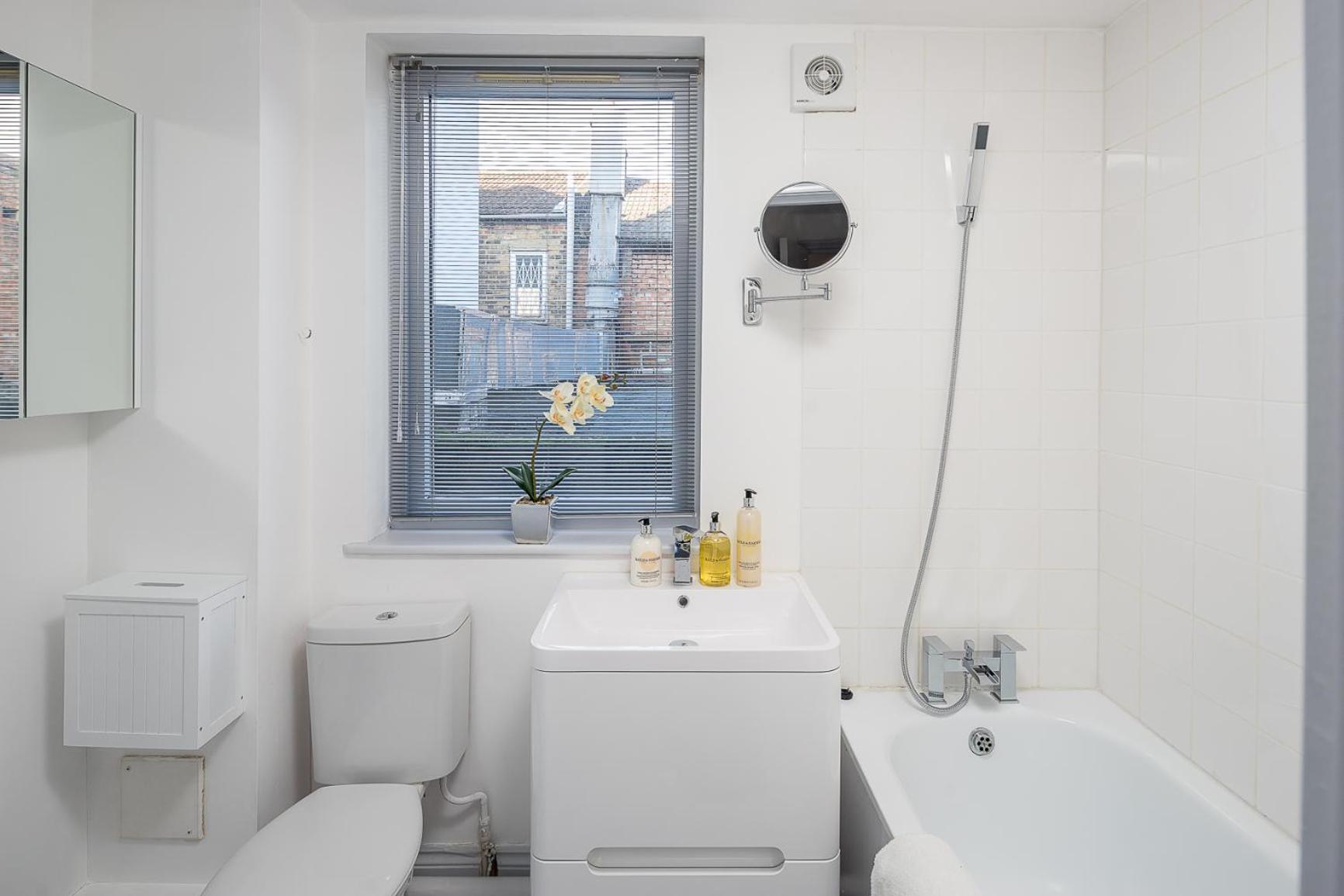 Lejlighed Modern 2-bedroom Flat In Vibrant East London