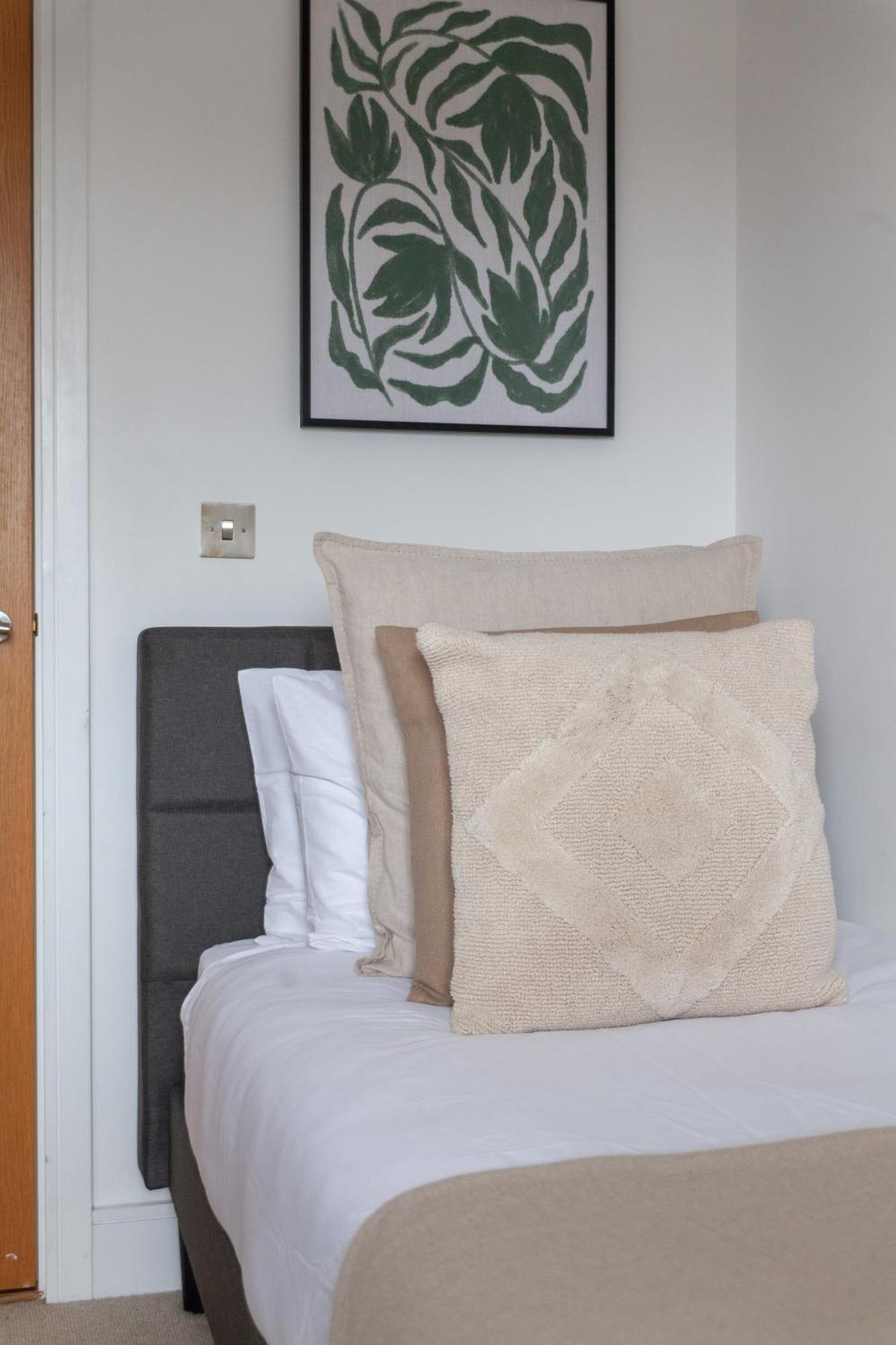 The Limehouse Collection * London