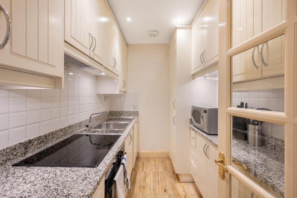 Beautiful 2-bed With Private Elevator - Next To Winter Wonderland Hyde Park & Harrods Londres