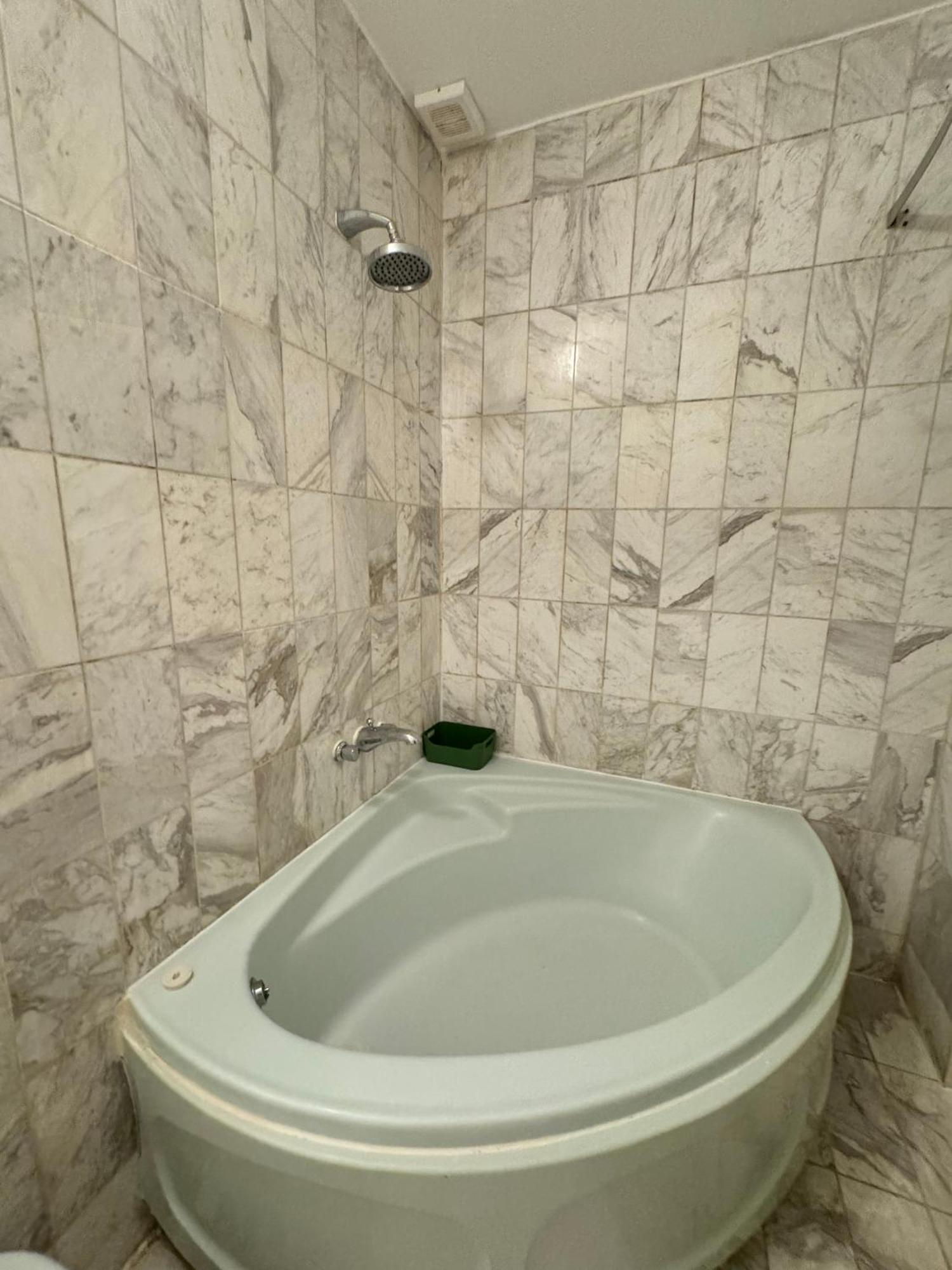 And Affordable Flat For 6 People In Zone 1 - Baker Street - With Breakfast Included Lejlighed