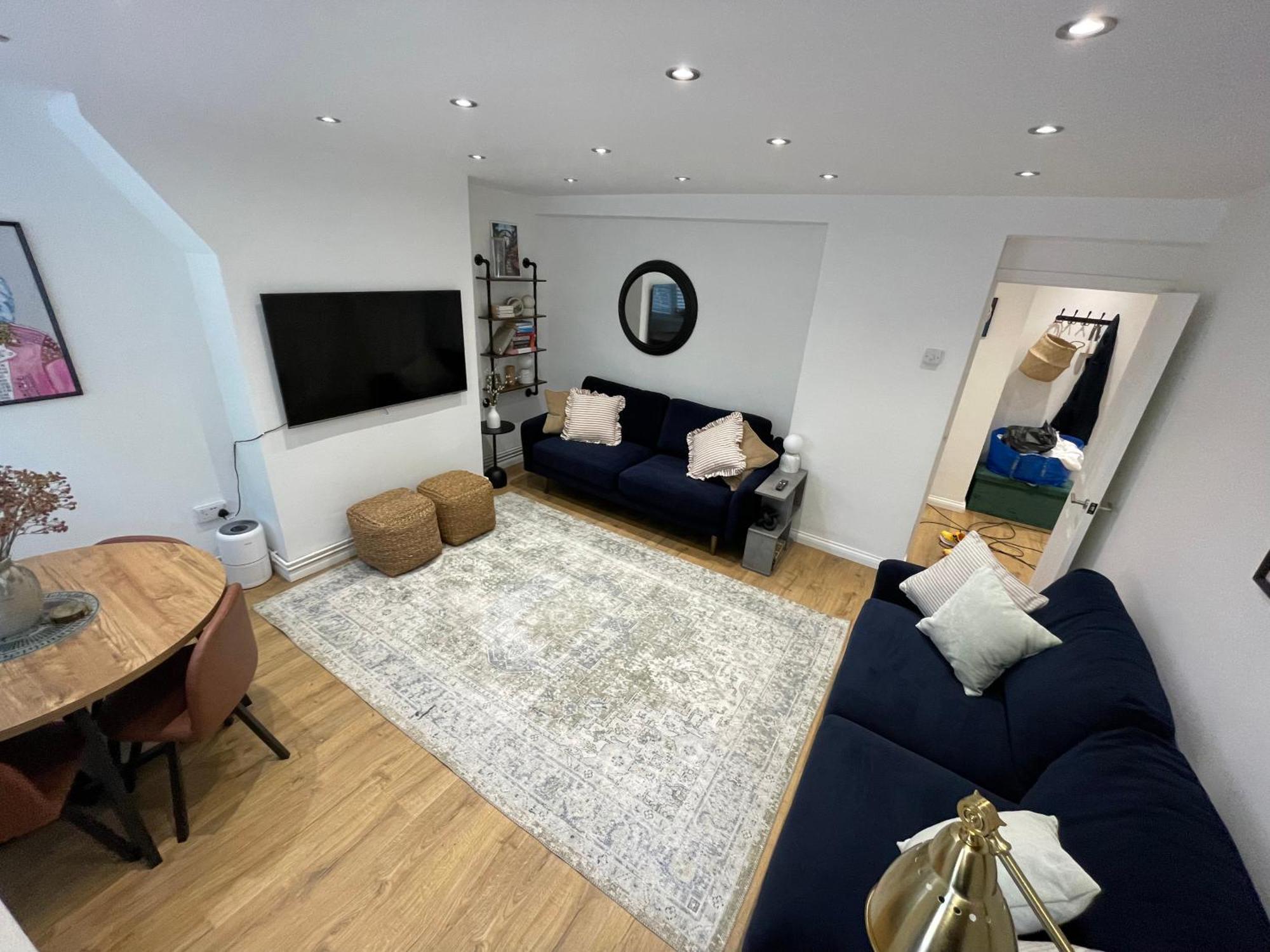 Spacious Bridge Flat * Londra