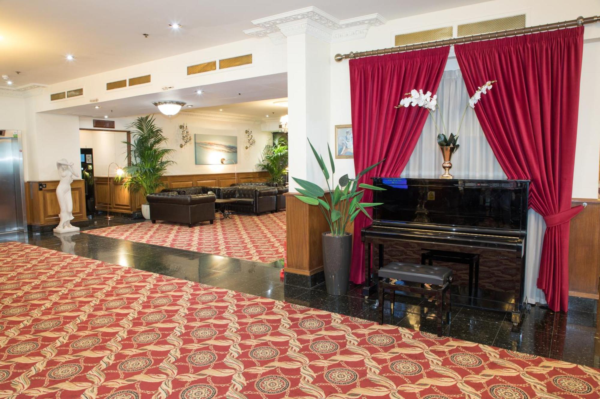 Britannia International Canary Wharf 4*