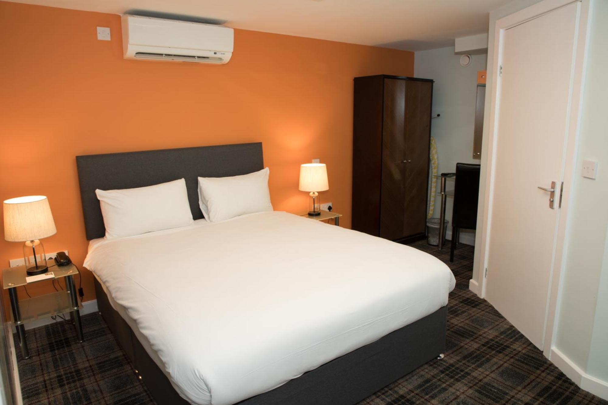 Hotel Britannia International Canary Wharf 4*