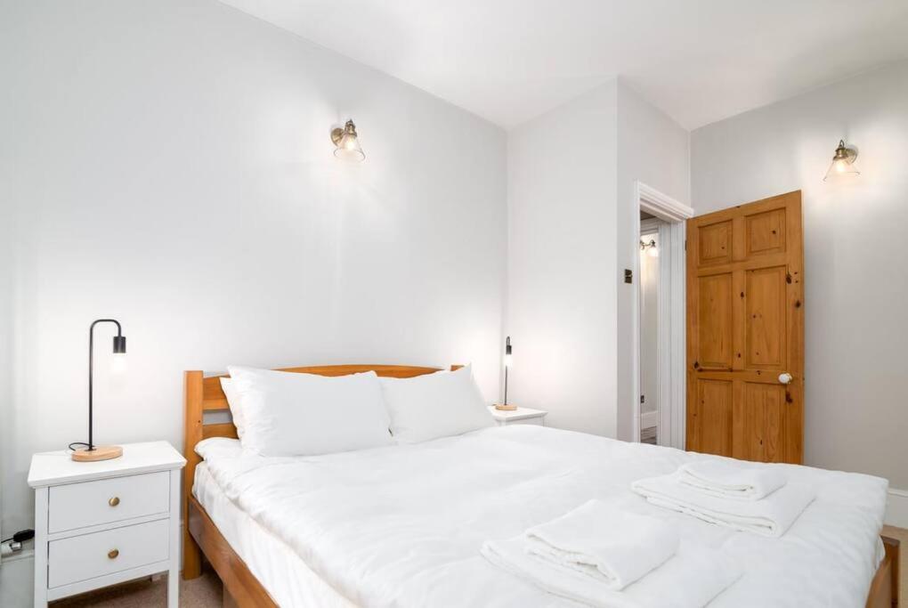 Beautiful & Cosy 1-bedroom In Clapham Apartment *